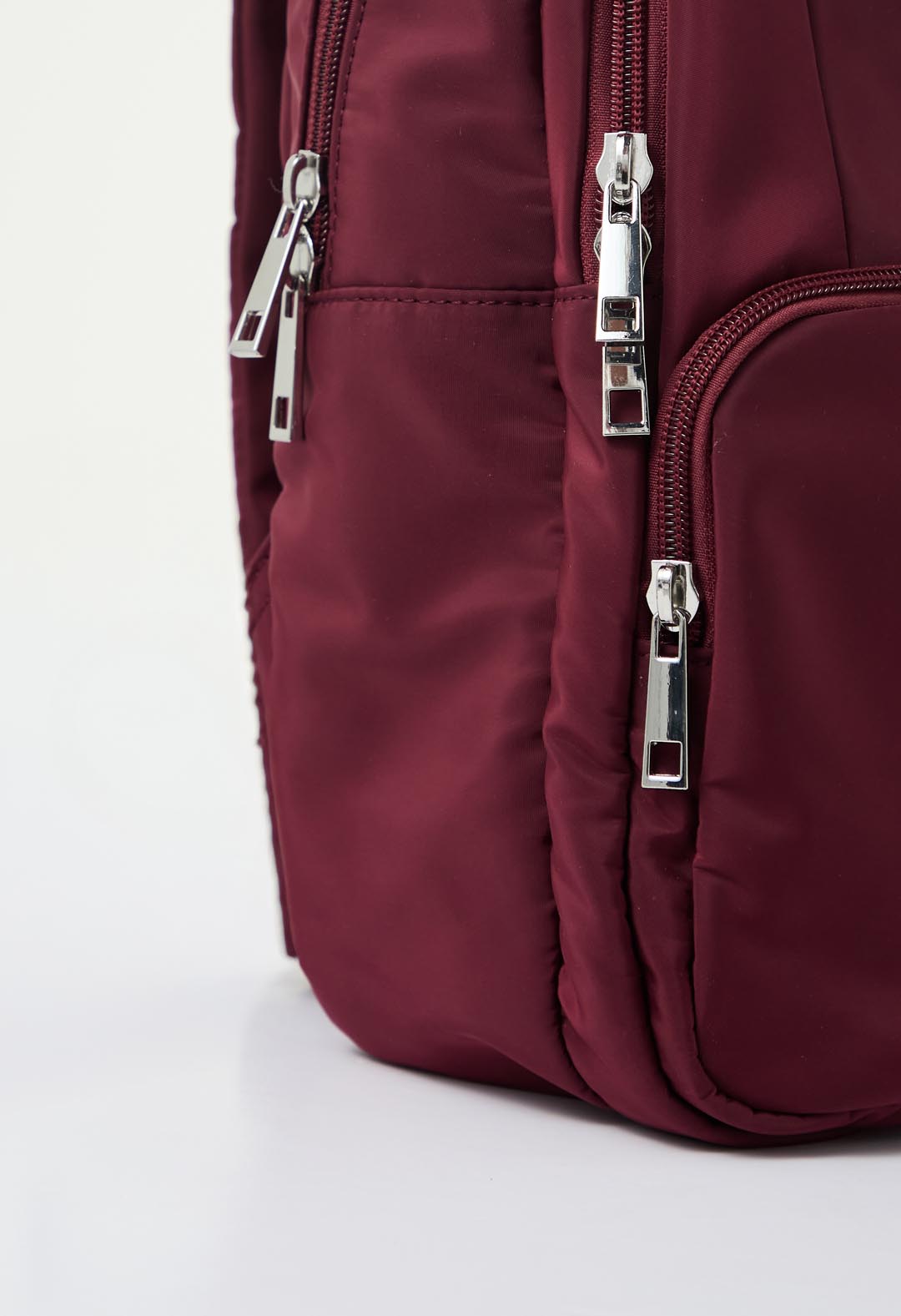 Morral vino con bolsillo en frente