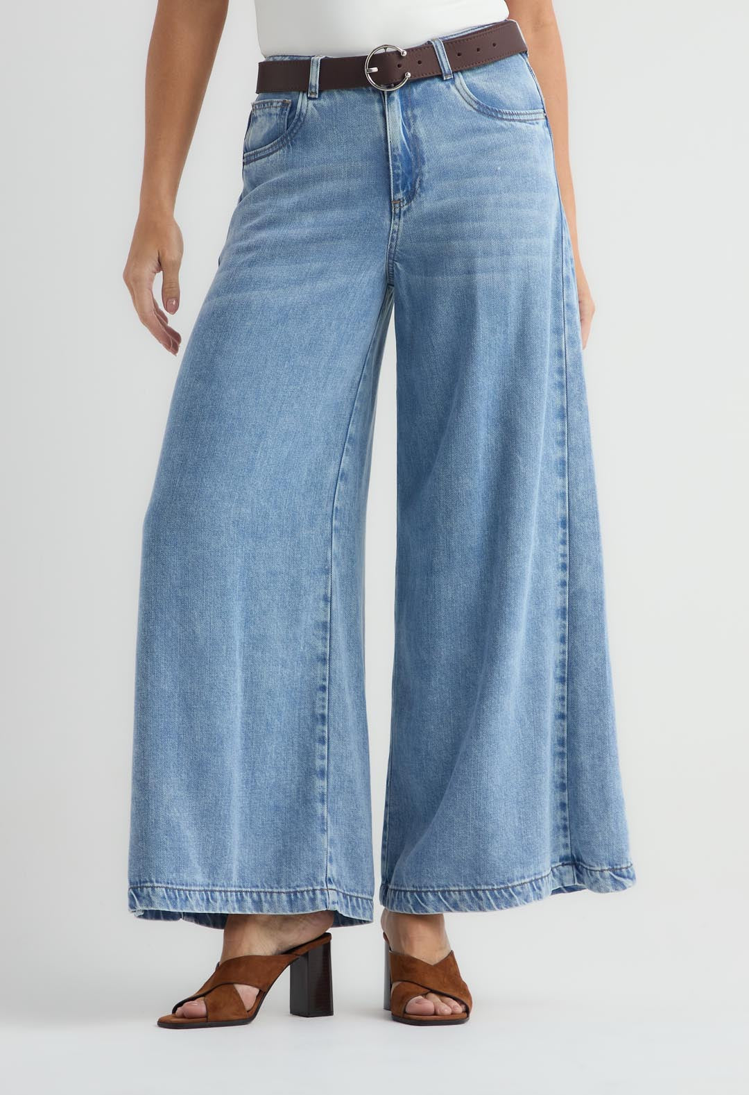 Jean palazzo tono claro bota amplia para mujer