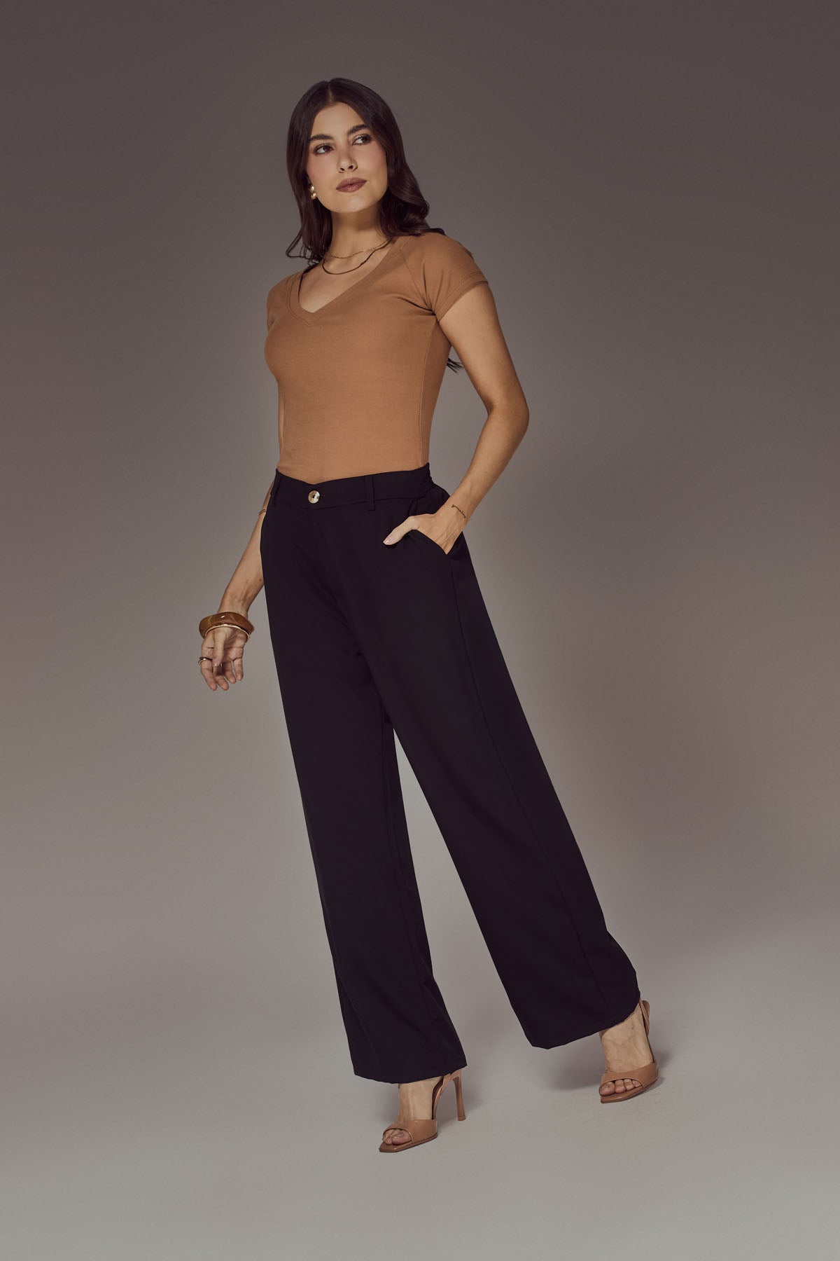 Pantalón negro bota recta para mujeres