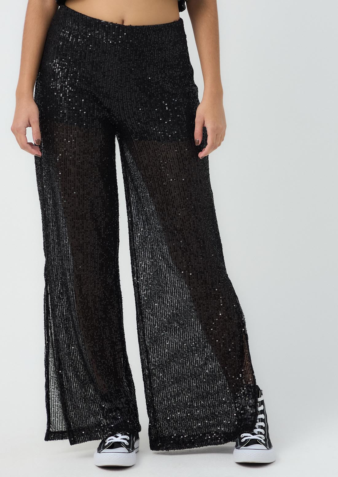 Pantalón negro con abertura en costados para jóvenes