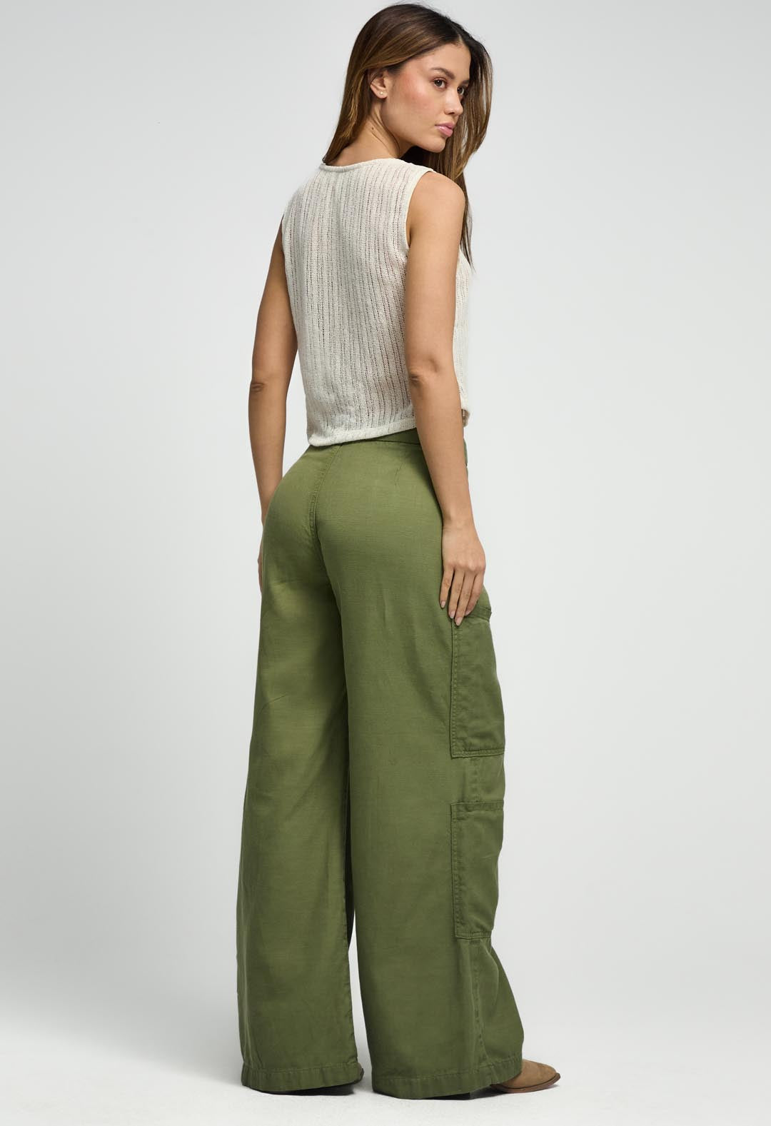 Pantalón cargo verde militar tiro alto para mujeres