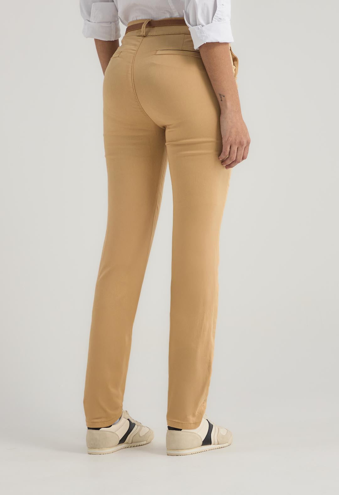 Pantalón ejecutivo arena fondo entero para mujer