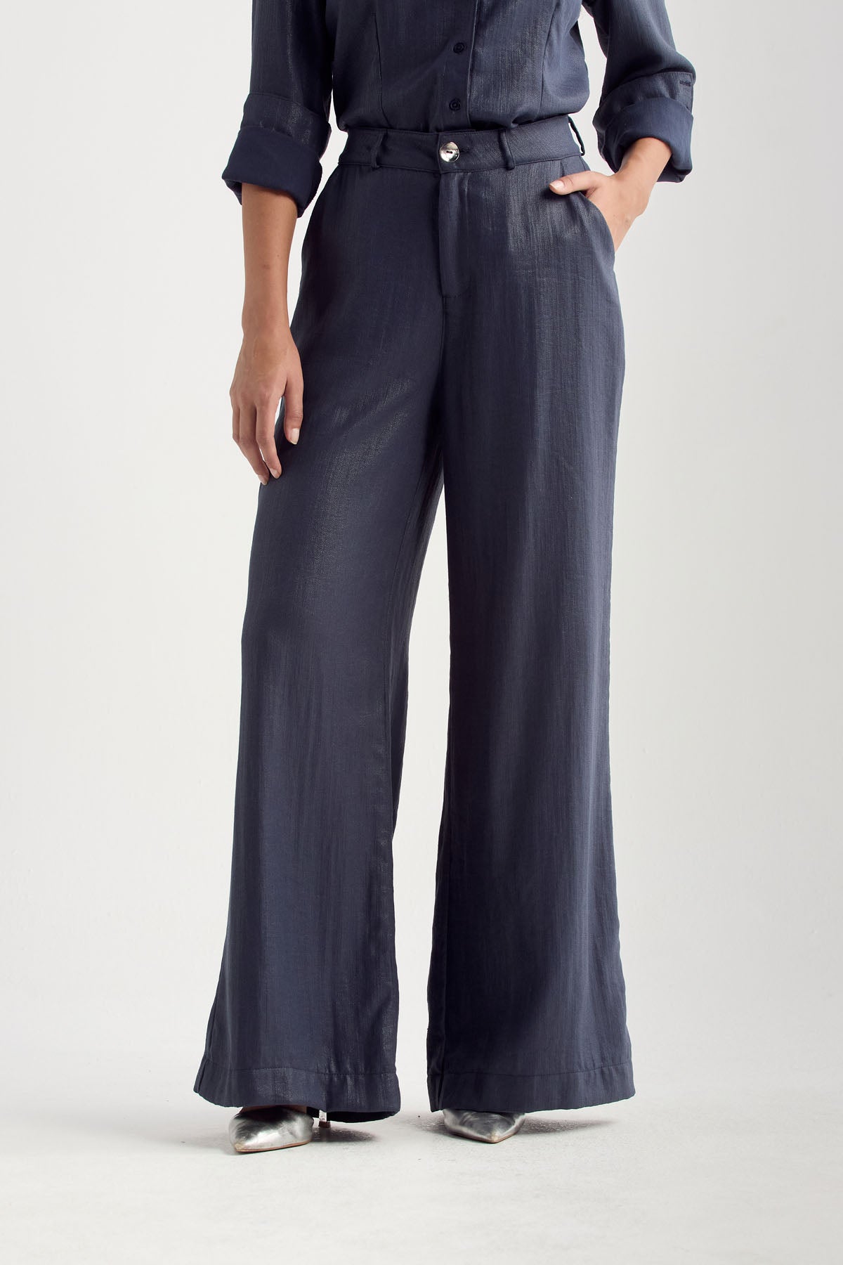 Pantalón azul oscuro con brillos para mujer