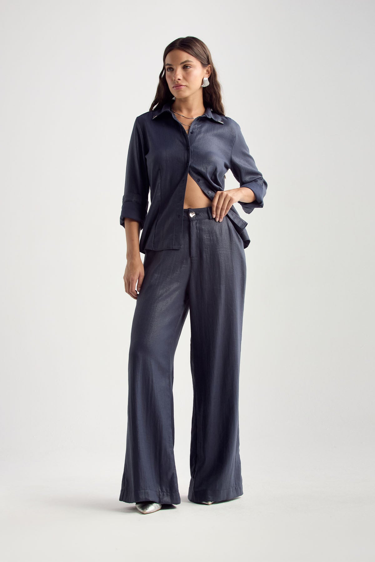 Pantalón azul oscuro con brillos para mujer