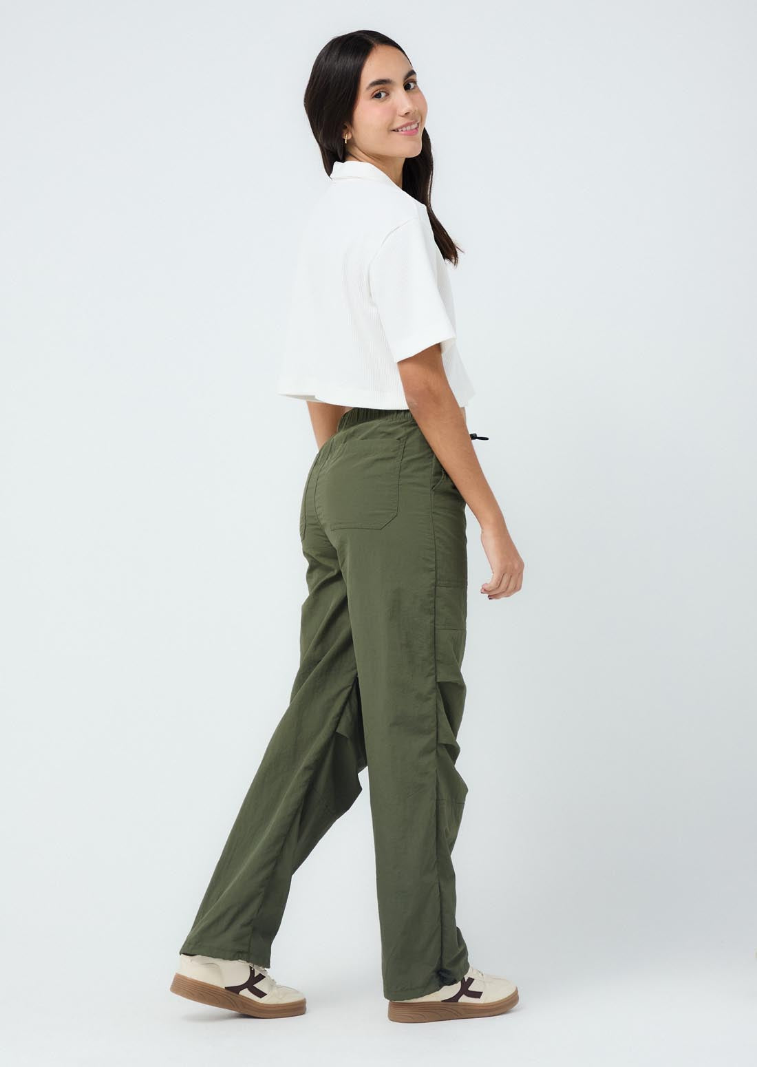 Parachute verde militar con tancas ajustables para jóvenes