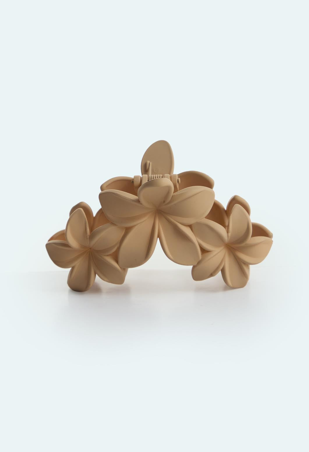 Pinzas en forma de flor taupé para el cabello para jóvenes