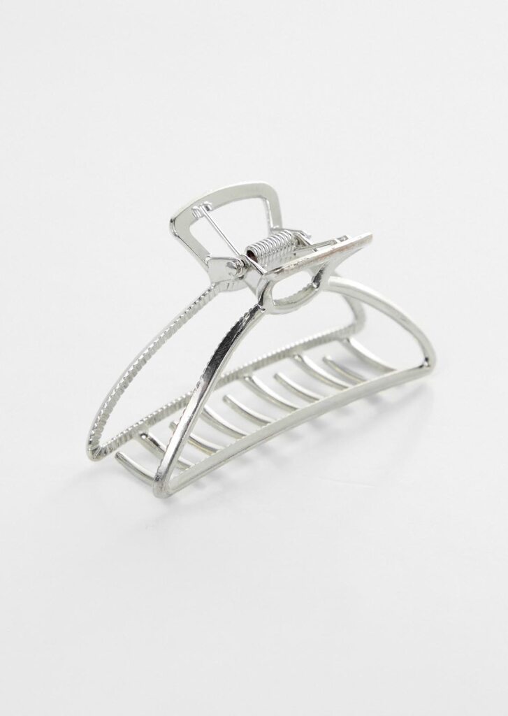 Pinza plateada para el cabello