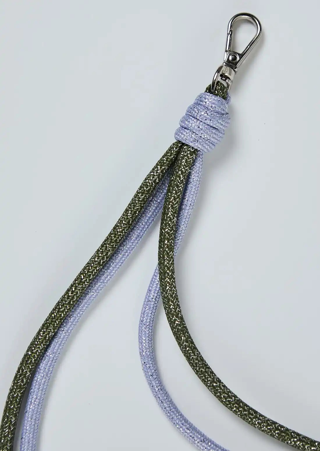 Portacelular lila en cordones