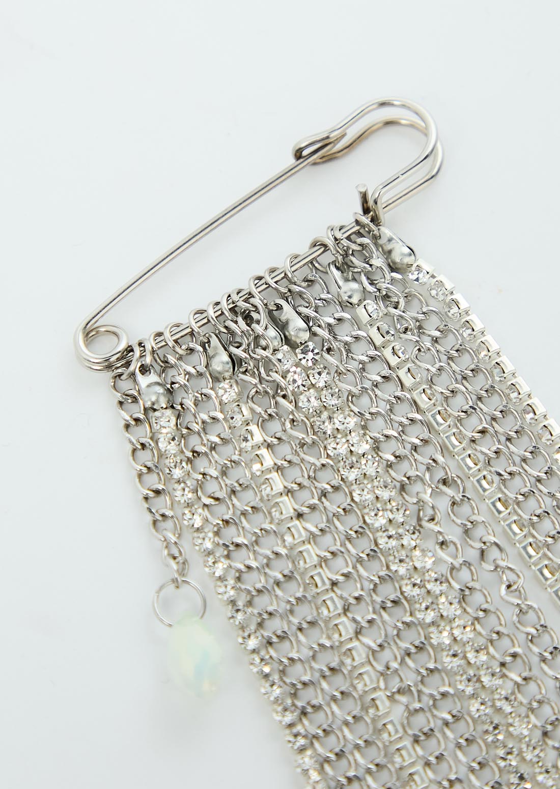 Relojera plateada con cristales