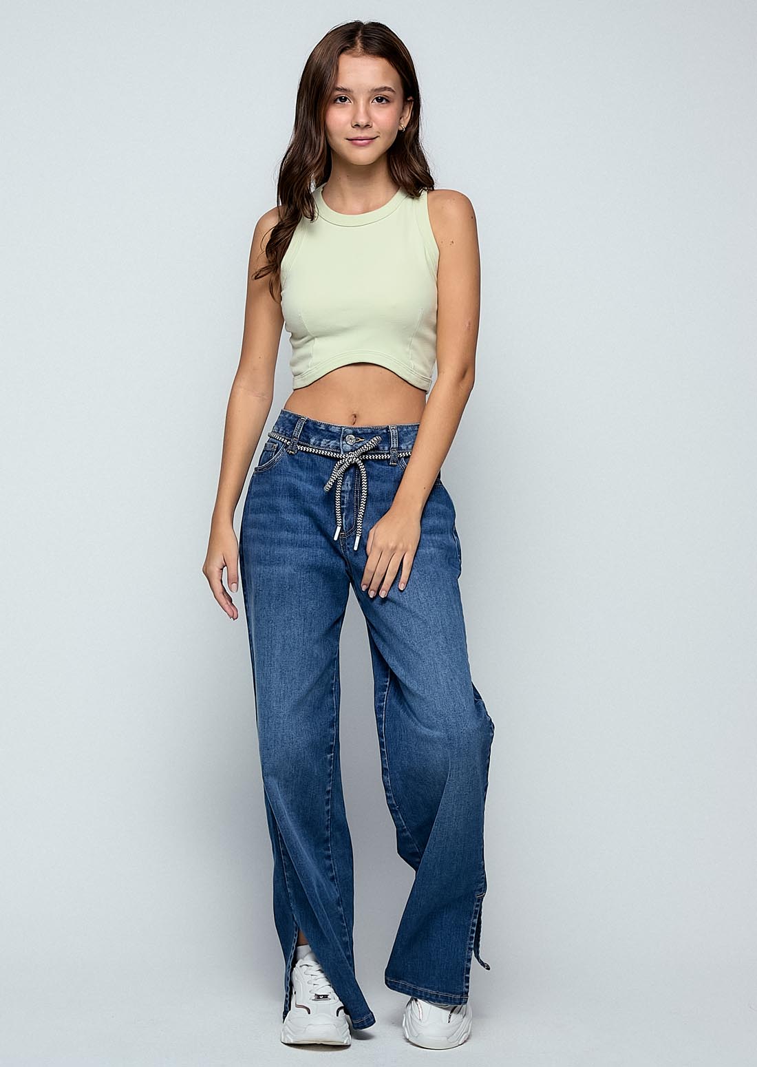 Jean retromom medio oscuro tiro alto para adolescentes