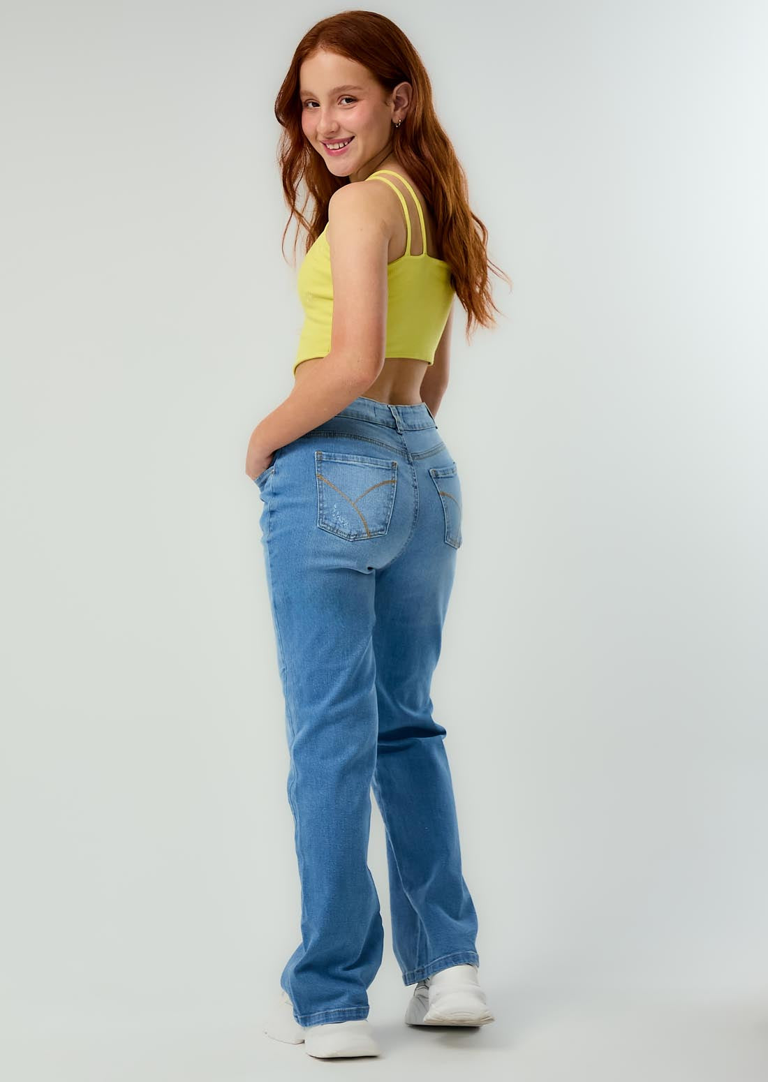 Jean retromom lavado medio y tiro alto para adolescentes