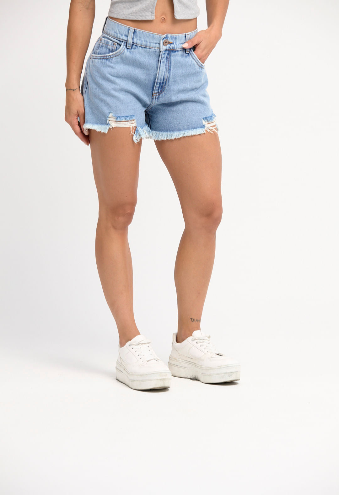Short lavado claro tiro alto para mujeres