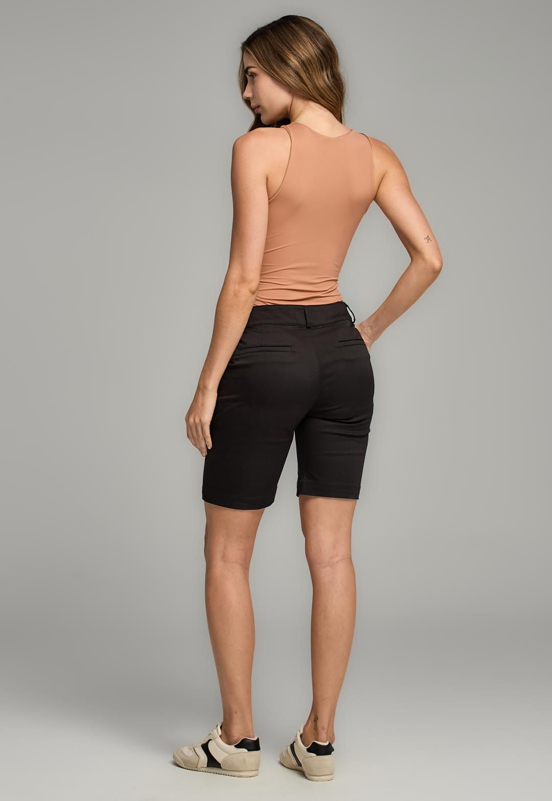 Bermuda negra tiro alto para mujeres