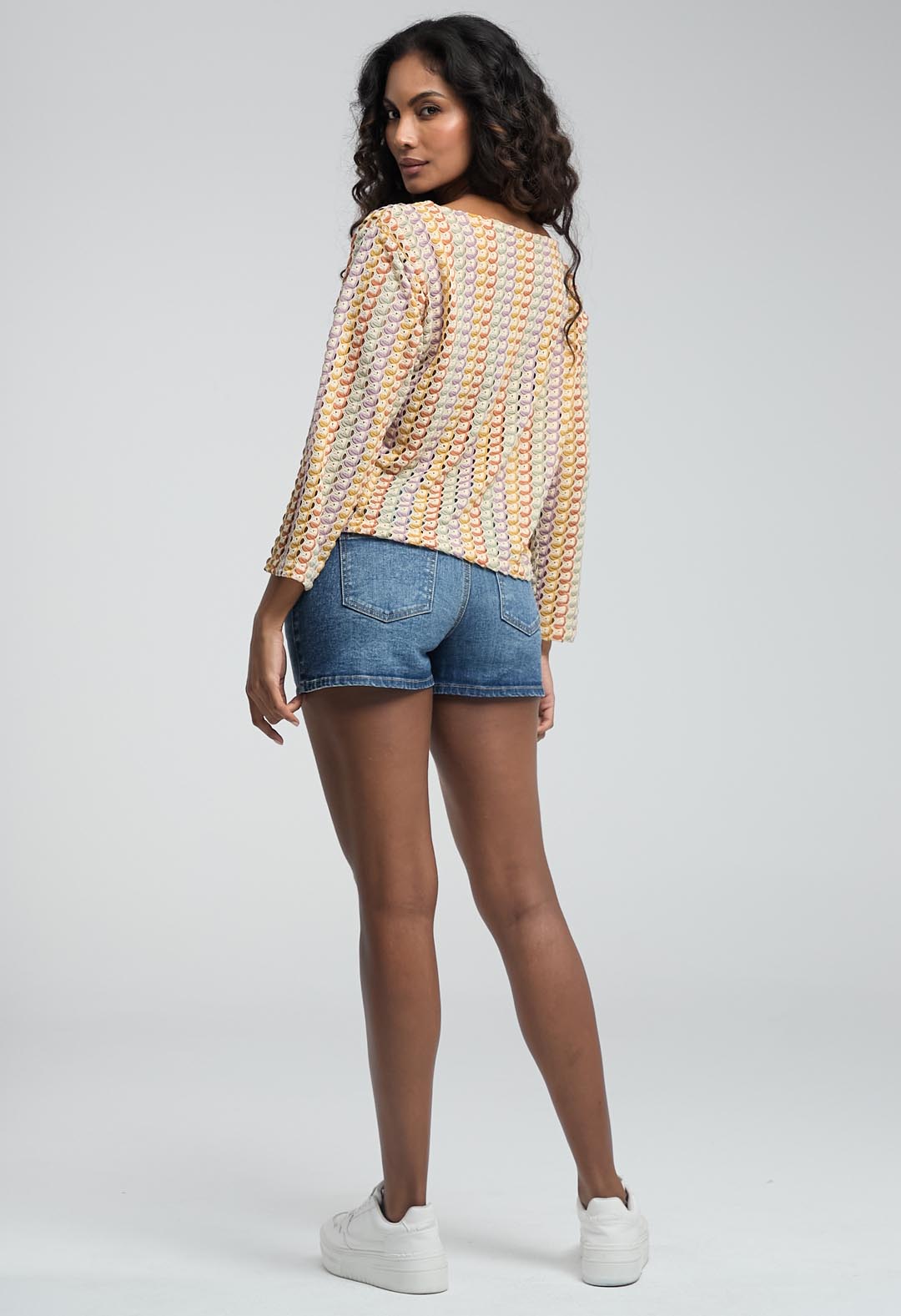 Short medio con bolsillos para mujeres