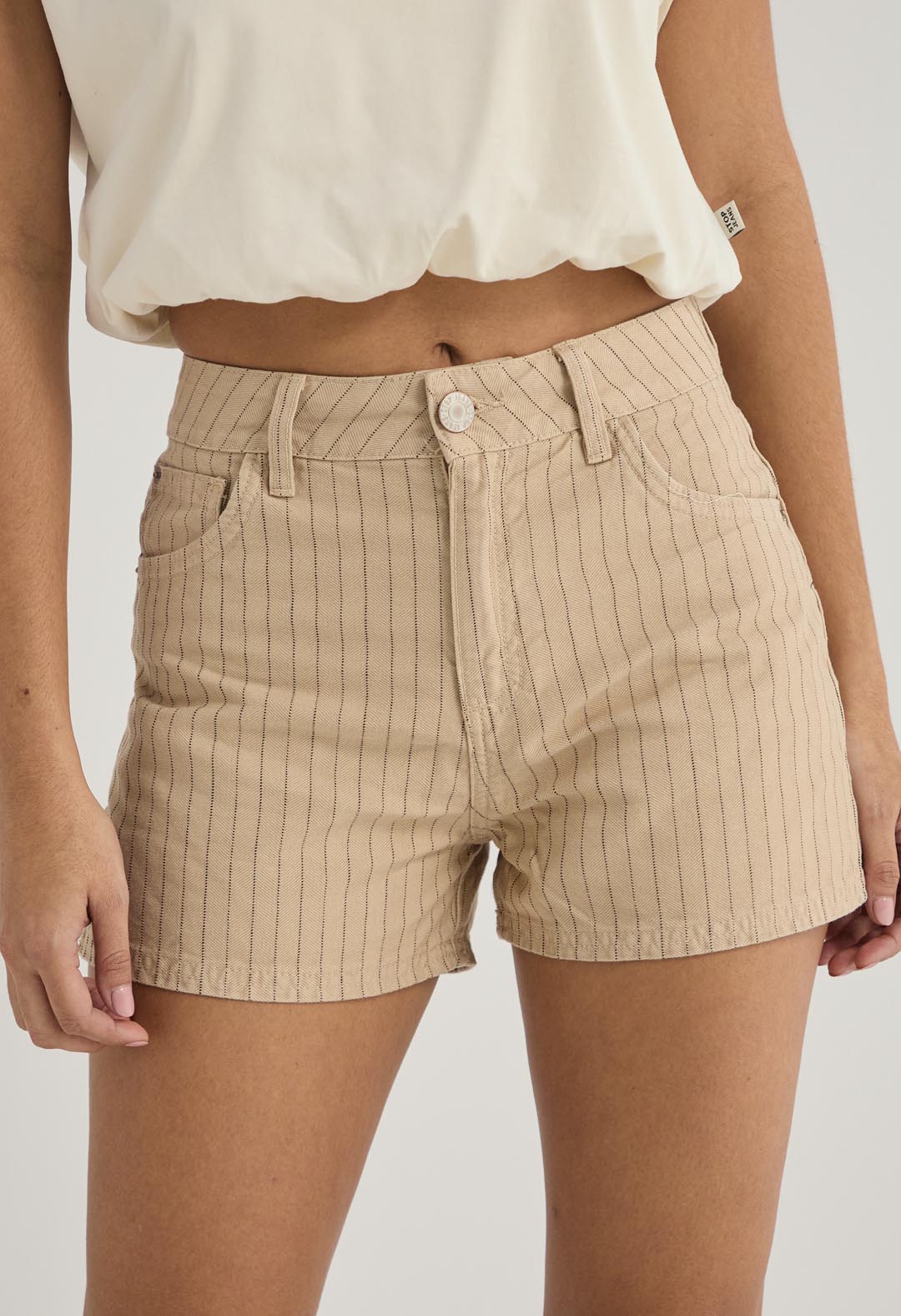 Short arena con bolsillos para mujer
