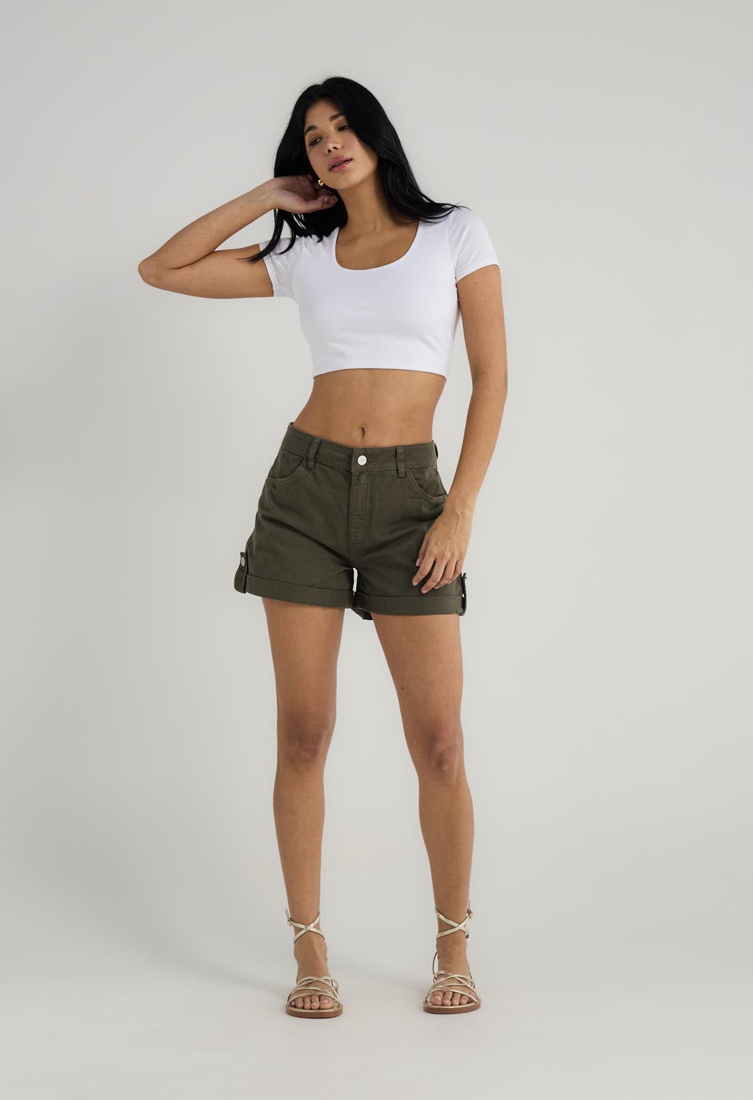 Short verde militar con guardapolvo para mujer