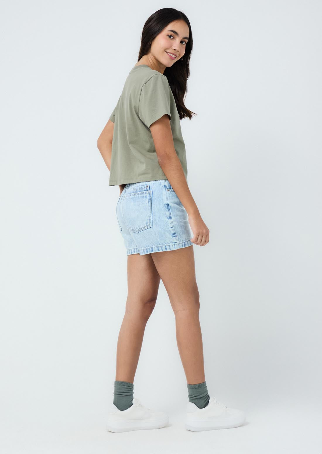 Short lavado claro y fondo entero para jóvenes
