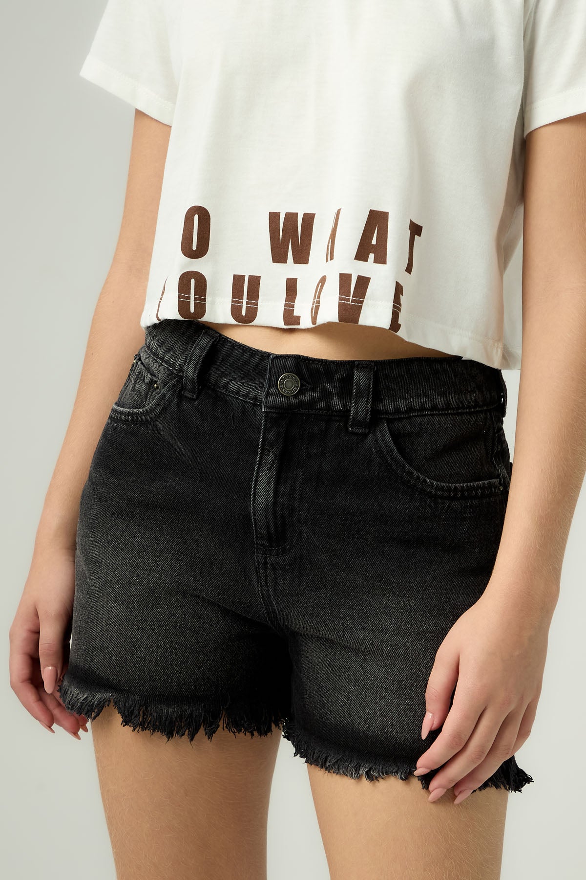 Short tono negro de tiro alto para jóvenes