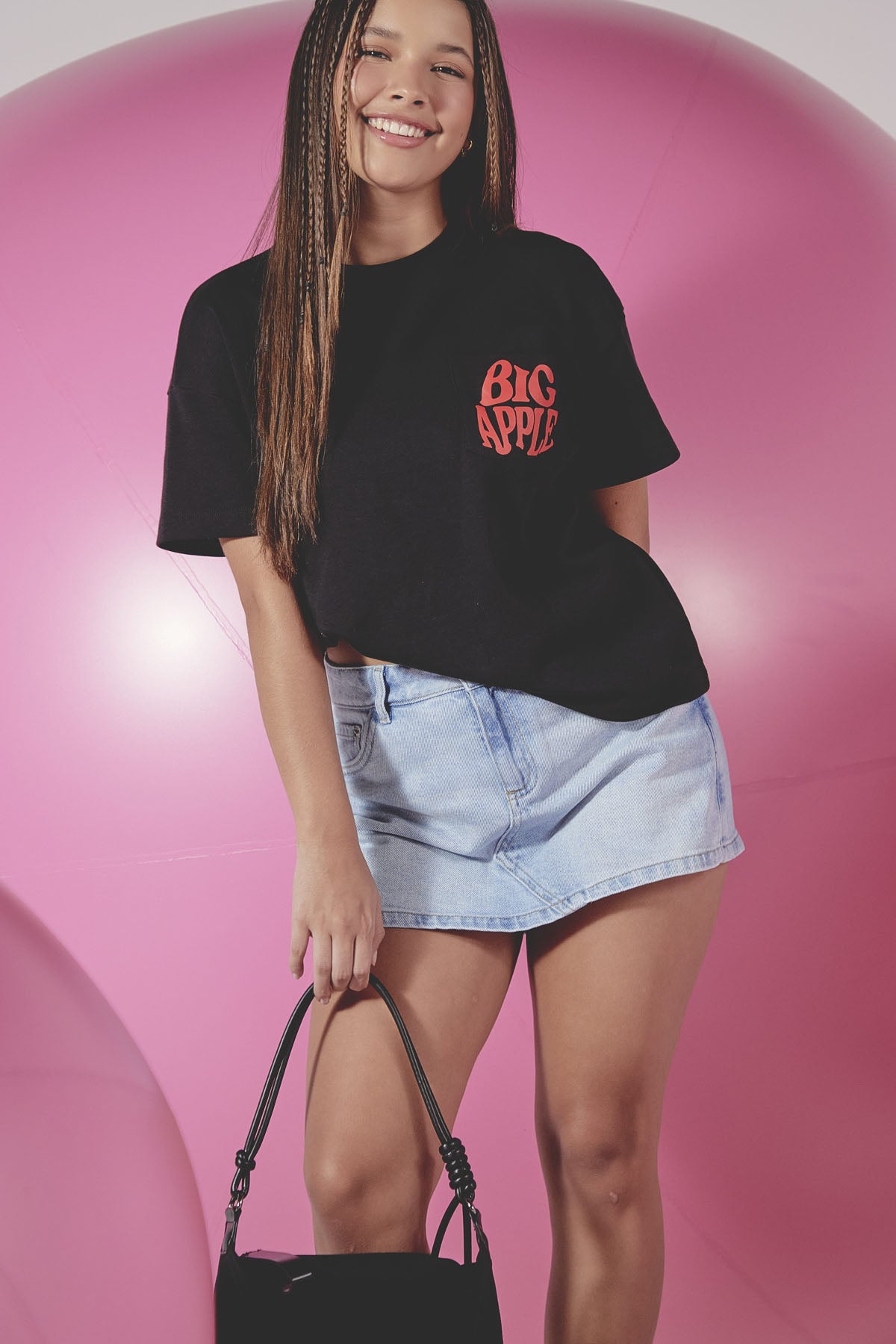 Camiseta oversize negra estampada para jóvenes