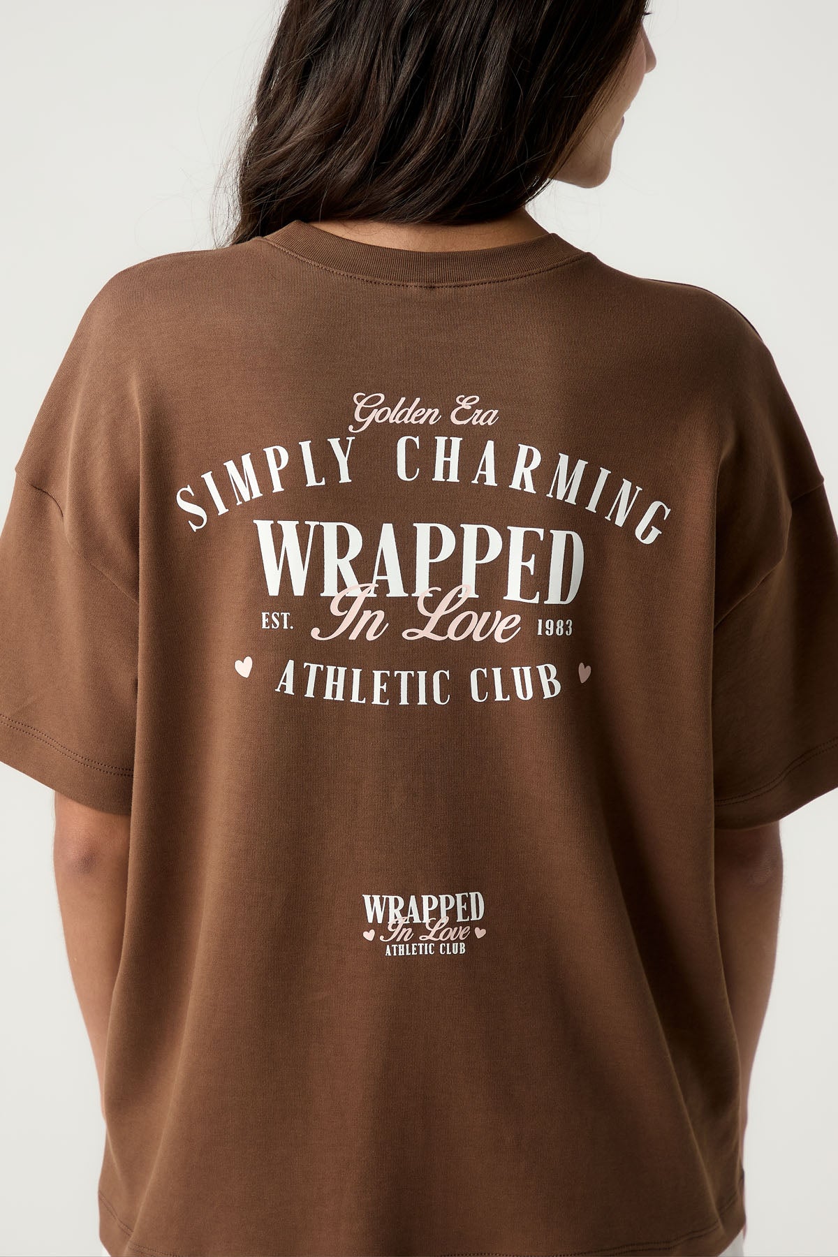 Camiseta oversize café medio estampada para jóvenes