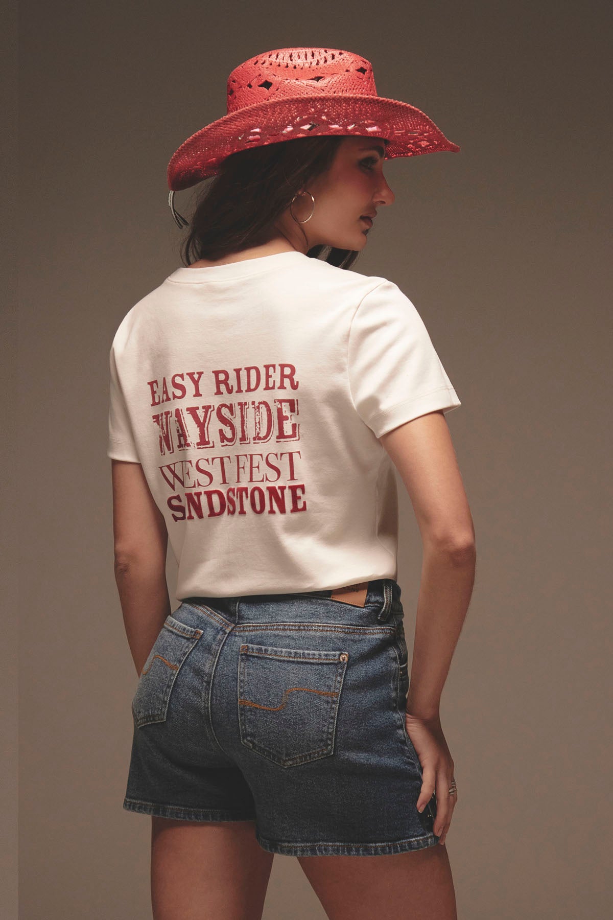 Camiseta marfil estampada para mujer