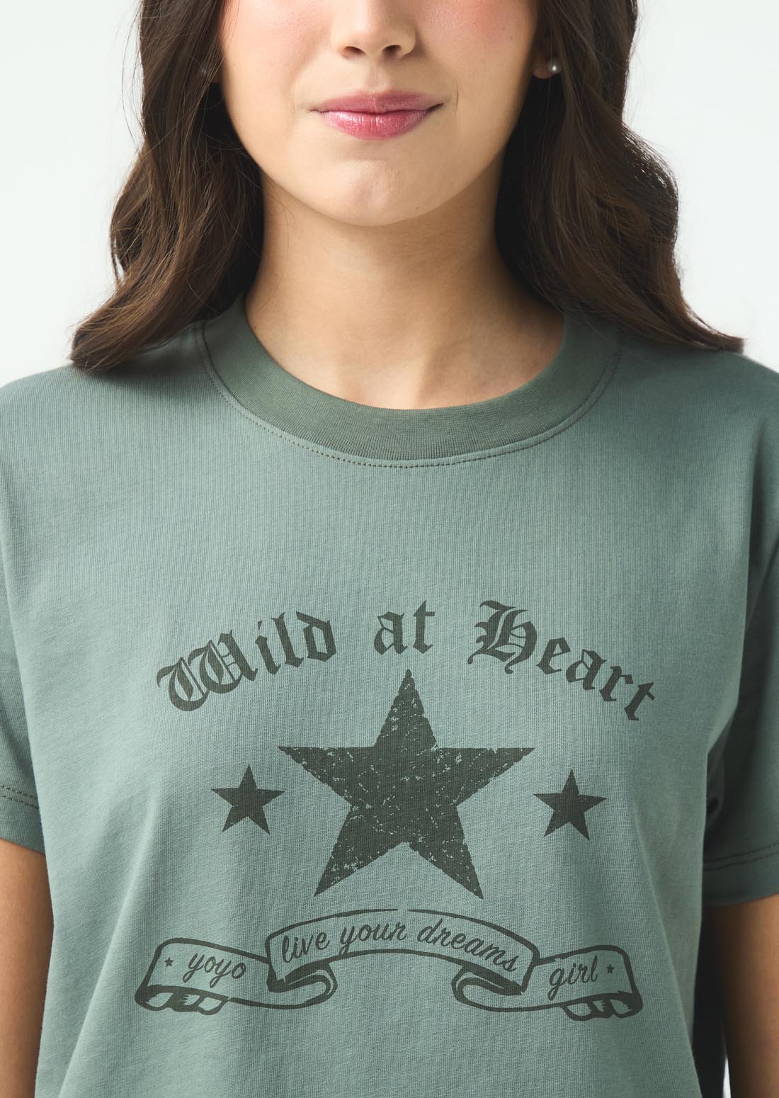 Camiseta verde medio con cuello redondo para jóvenes