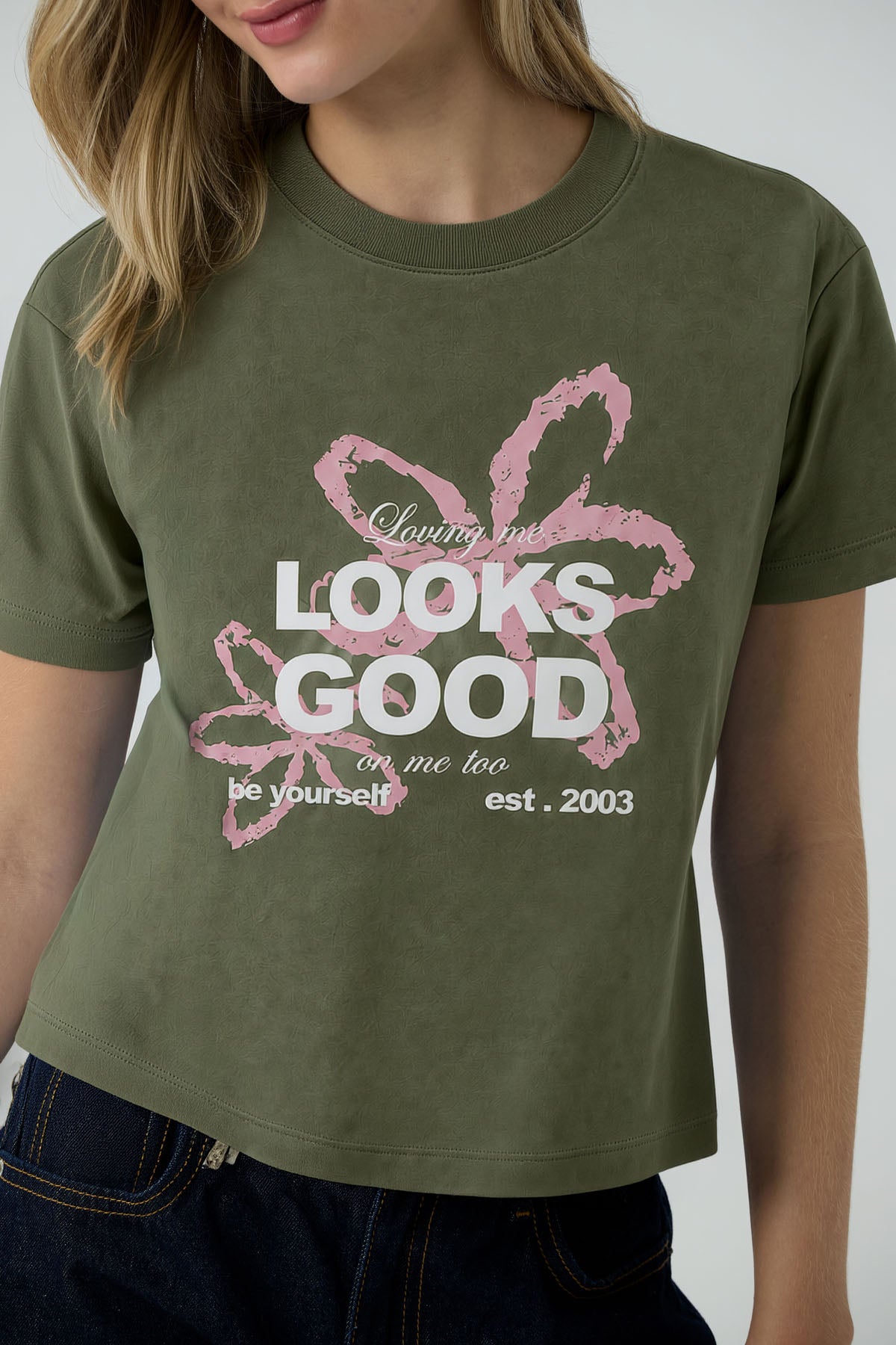 Camiseta verde militar estampada para jóvenes