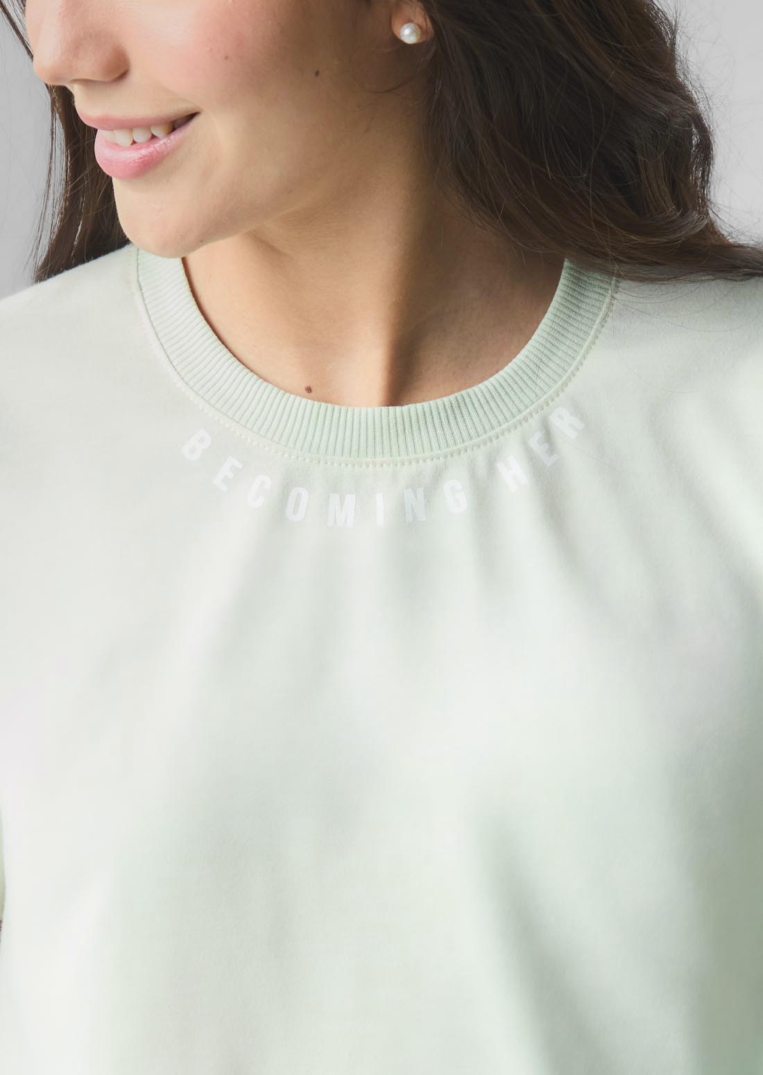 Camiseta verde claro estampada en frente para jóvenes