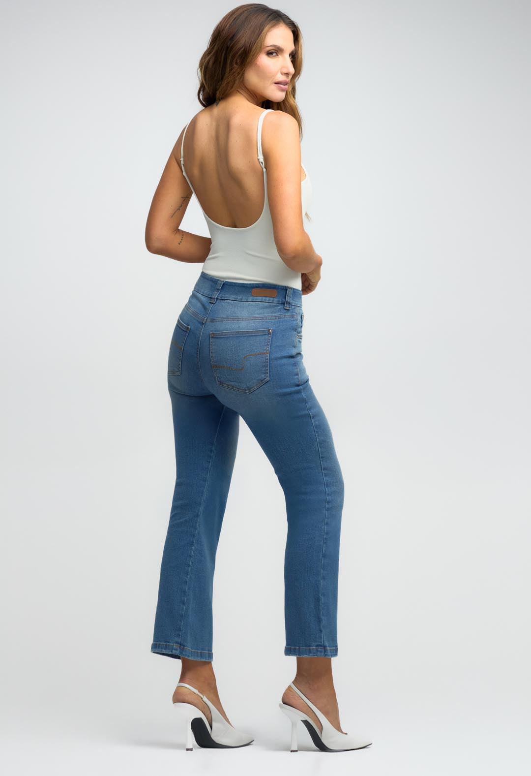 Jean tejano medio con bota amplia para mujeres