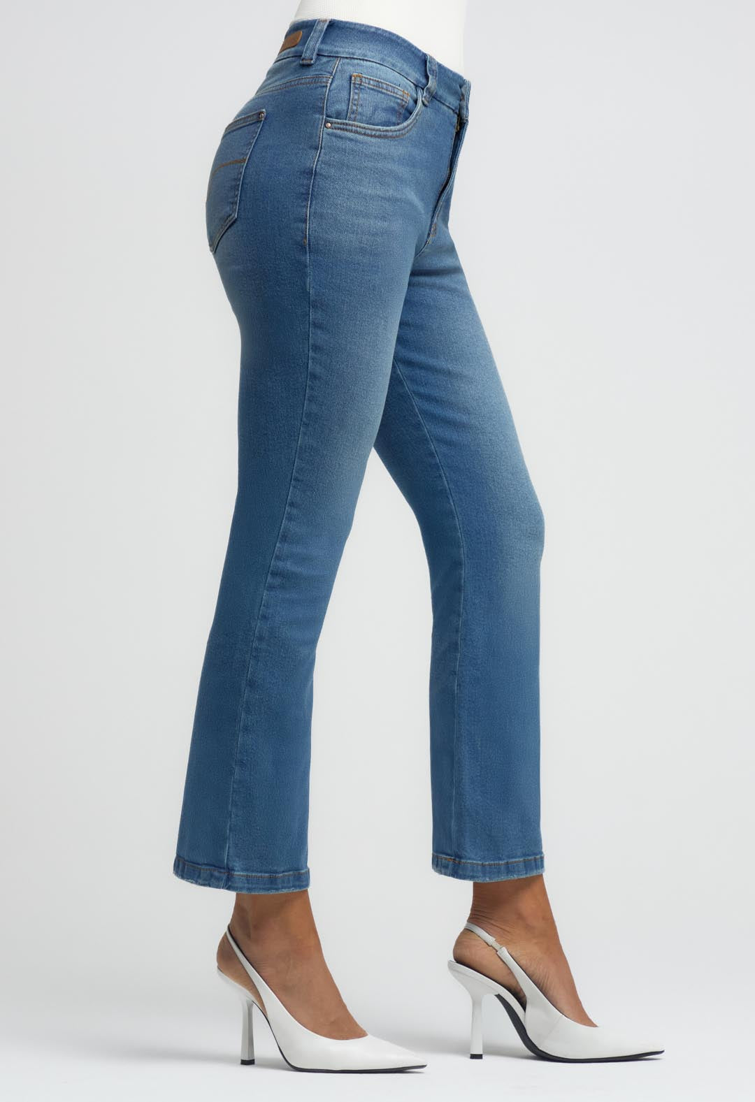 Jean tejano medio con bota amplia para mujeres