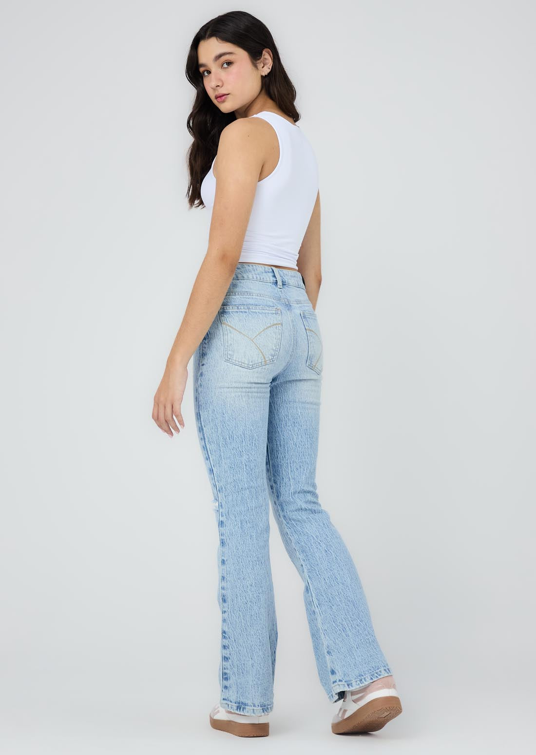 Jean tejano claro fondo entero para jóvenes