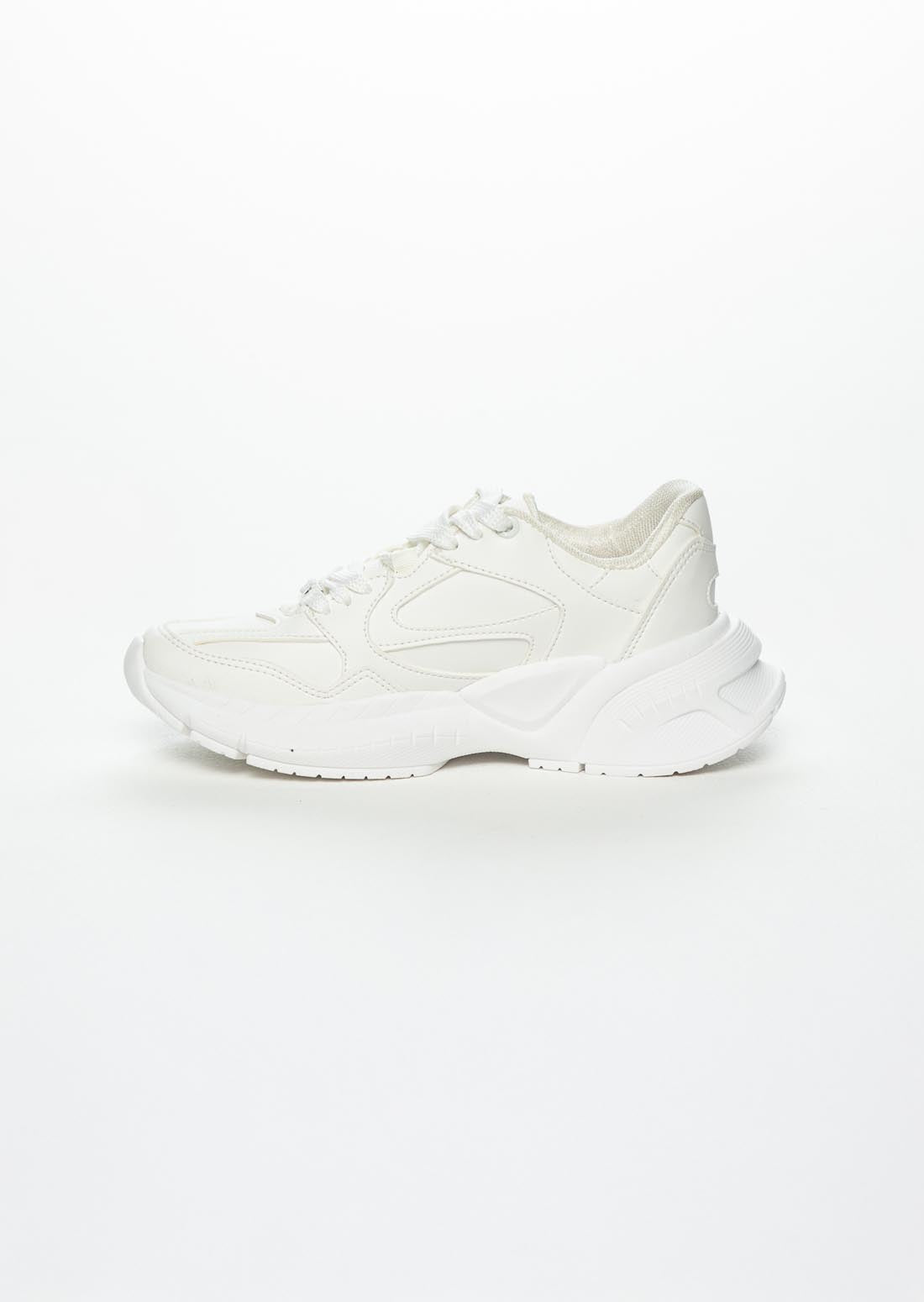 Tenis deportivos blancos para jóvenes
