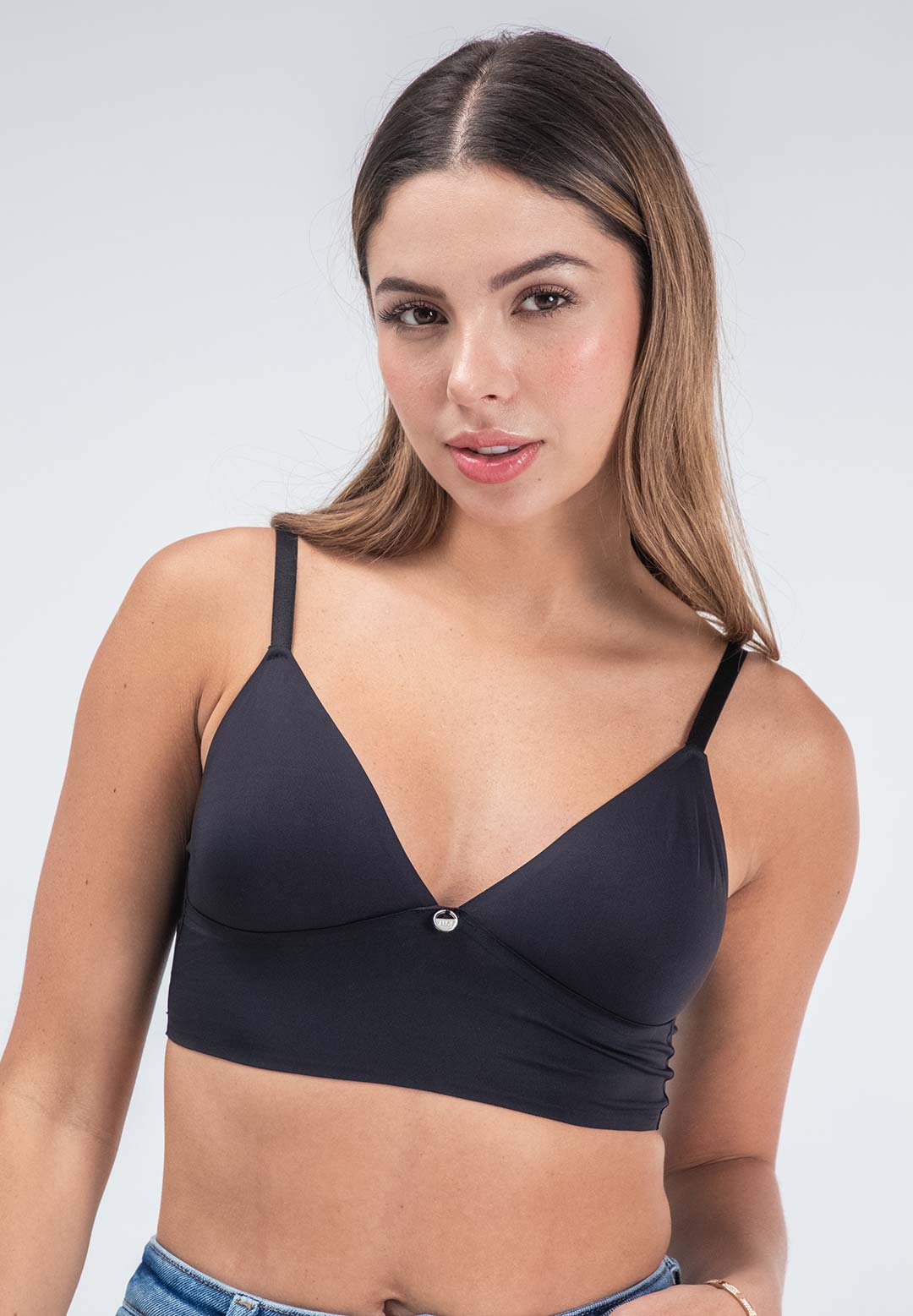 Top negro con escote profundo para mujeres