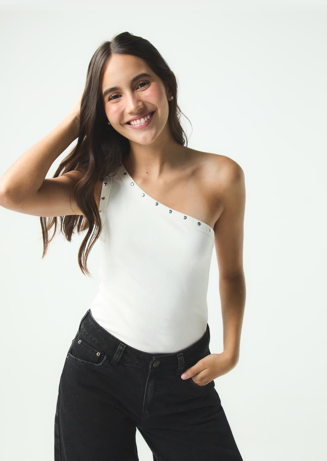 Top marfil con escote diagonal para jóvenes