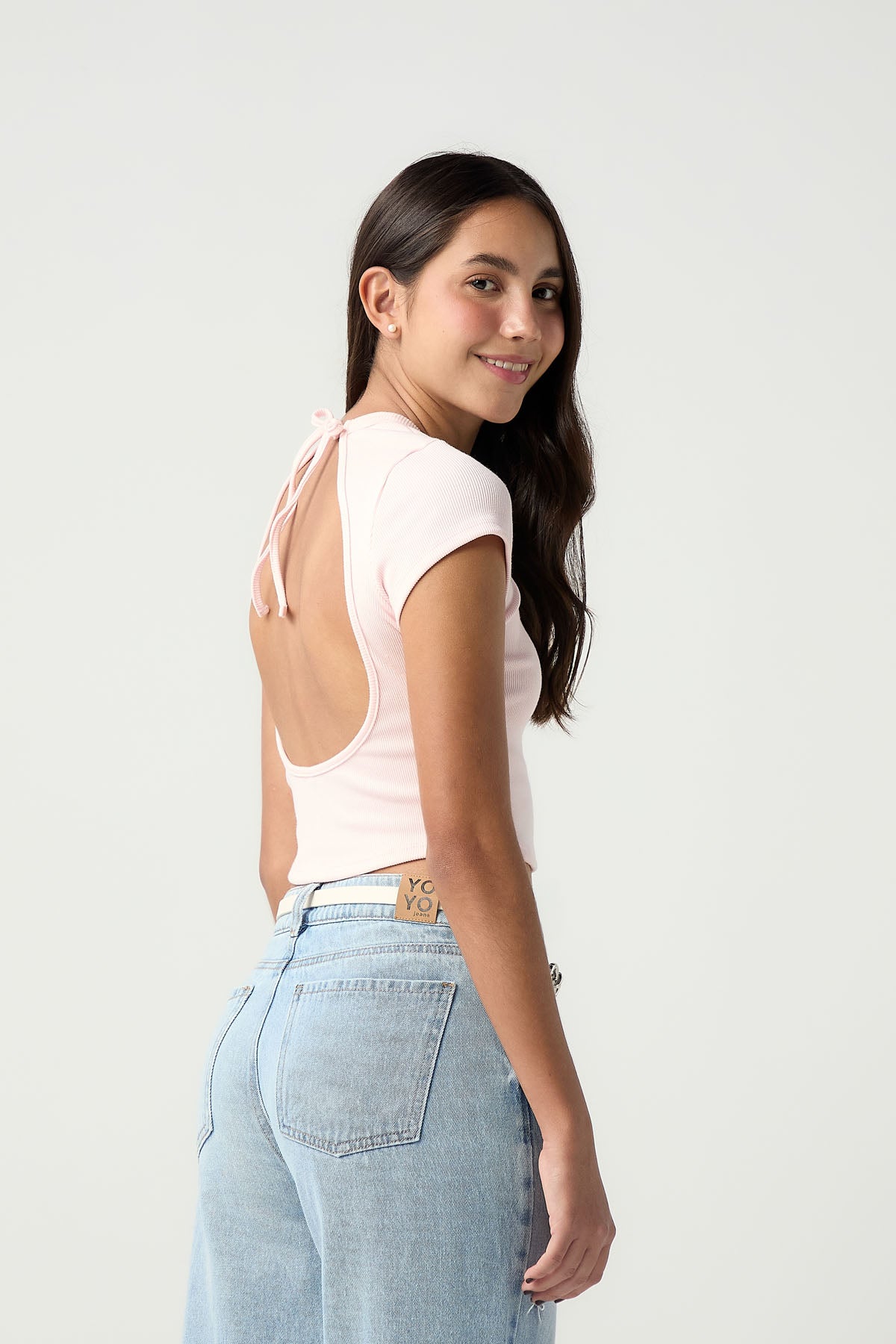 Top rosa claro con escote en espalda para jóvenes