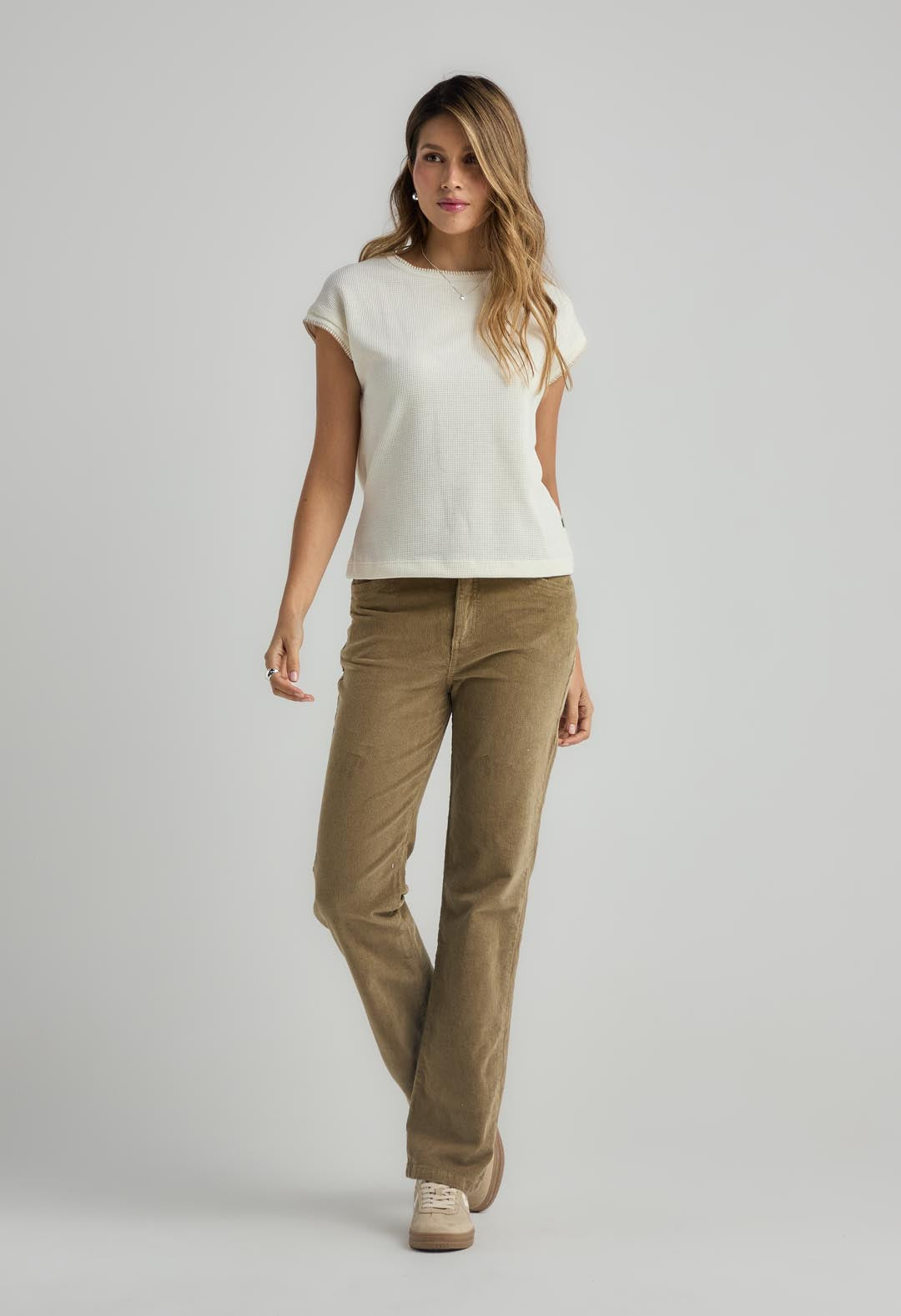 Pantalón vaquero kaky en corduroy para mujer