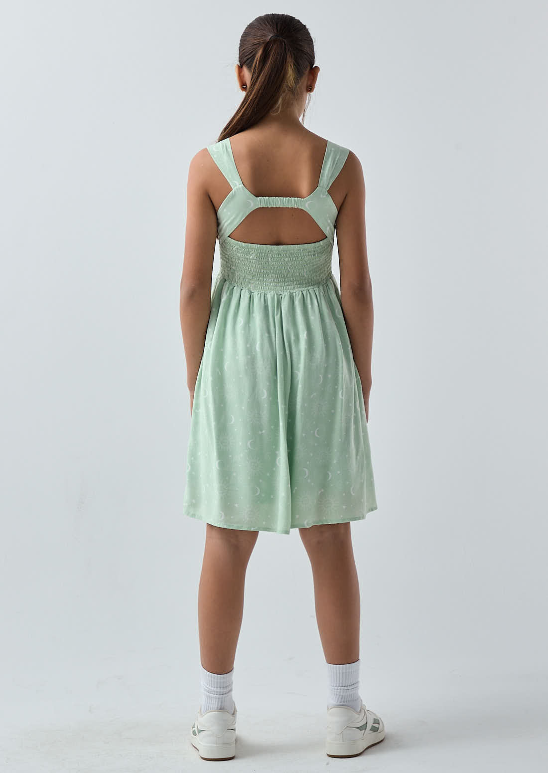 Vestido menta abertura en espalda para niñas