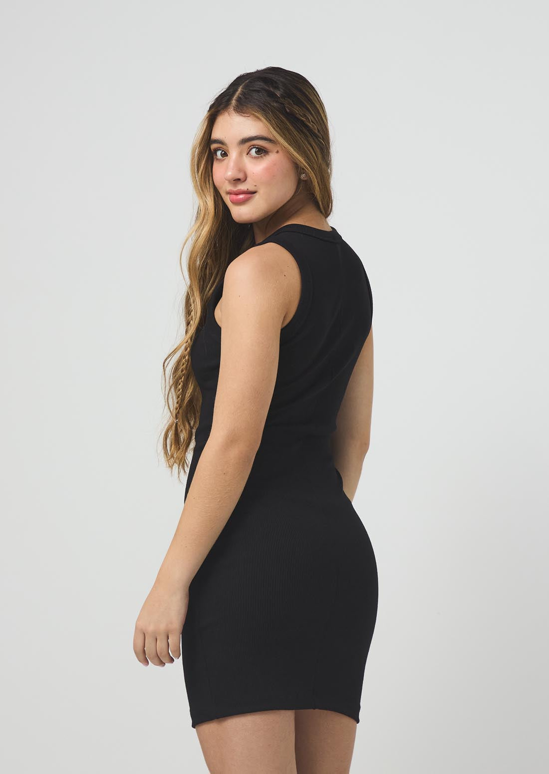 Vestido negro con cierre en frente para jóvenes