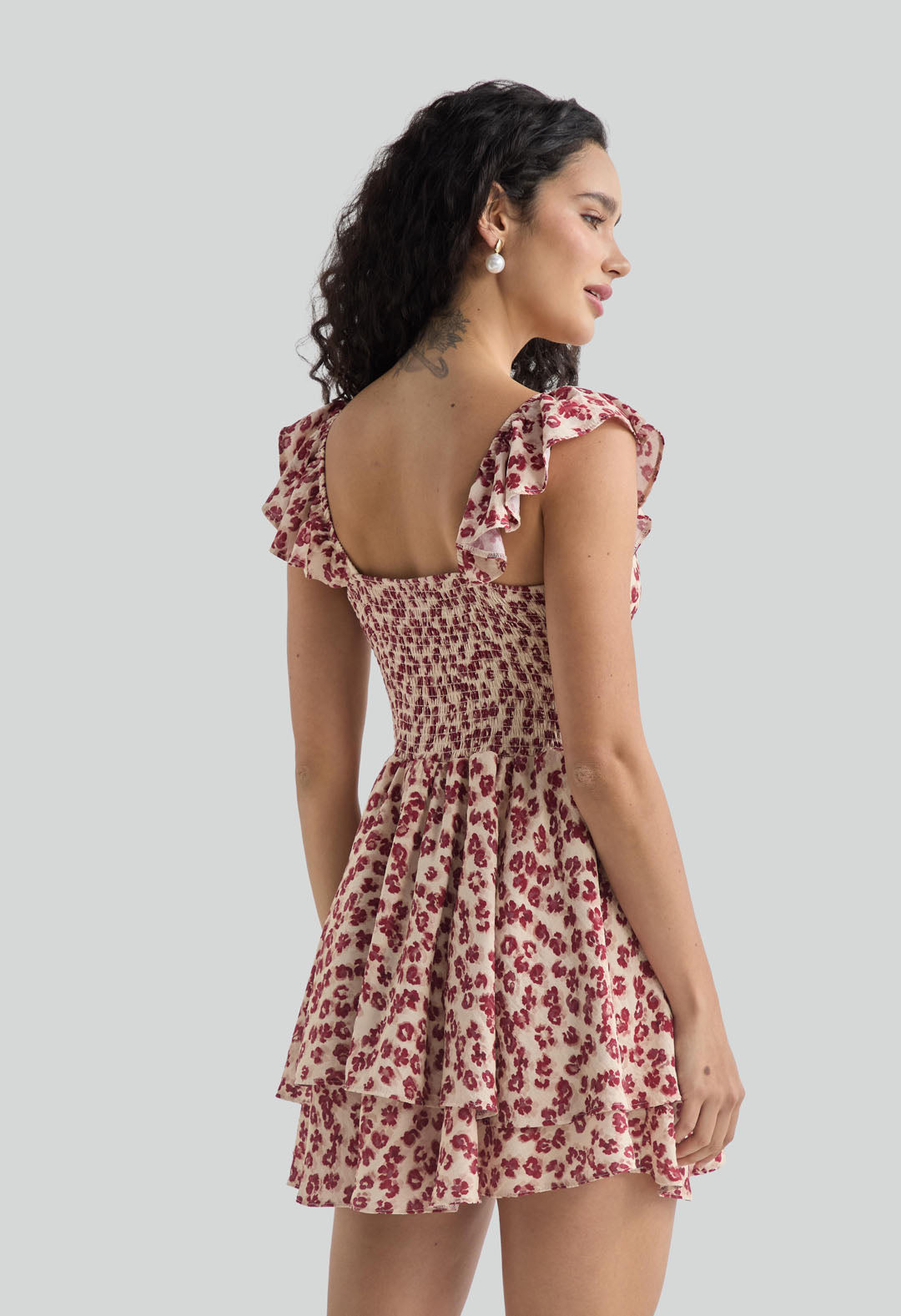 Vestido corto marfil con escote corazón para mujer