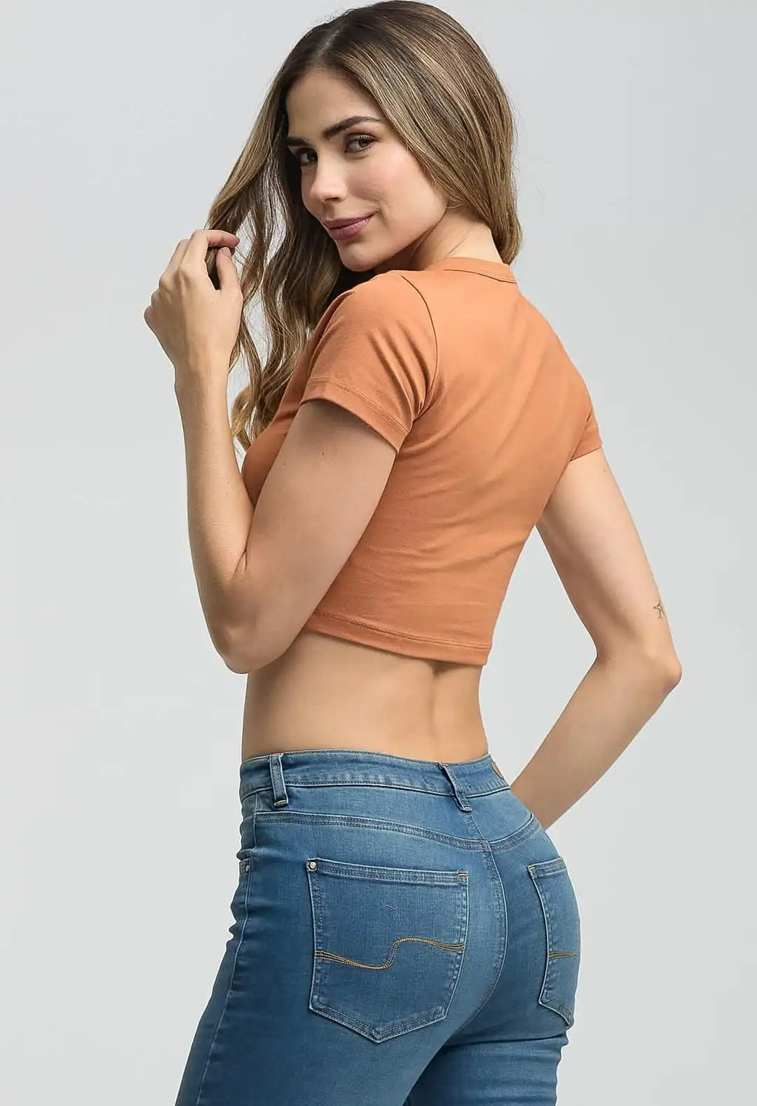 Camiseta miel básica para mujeres