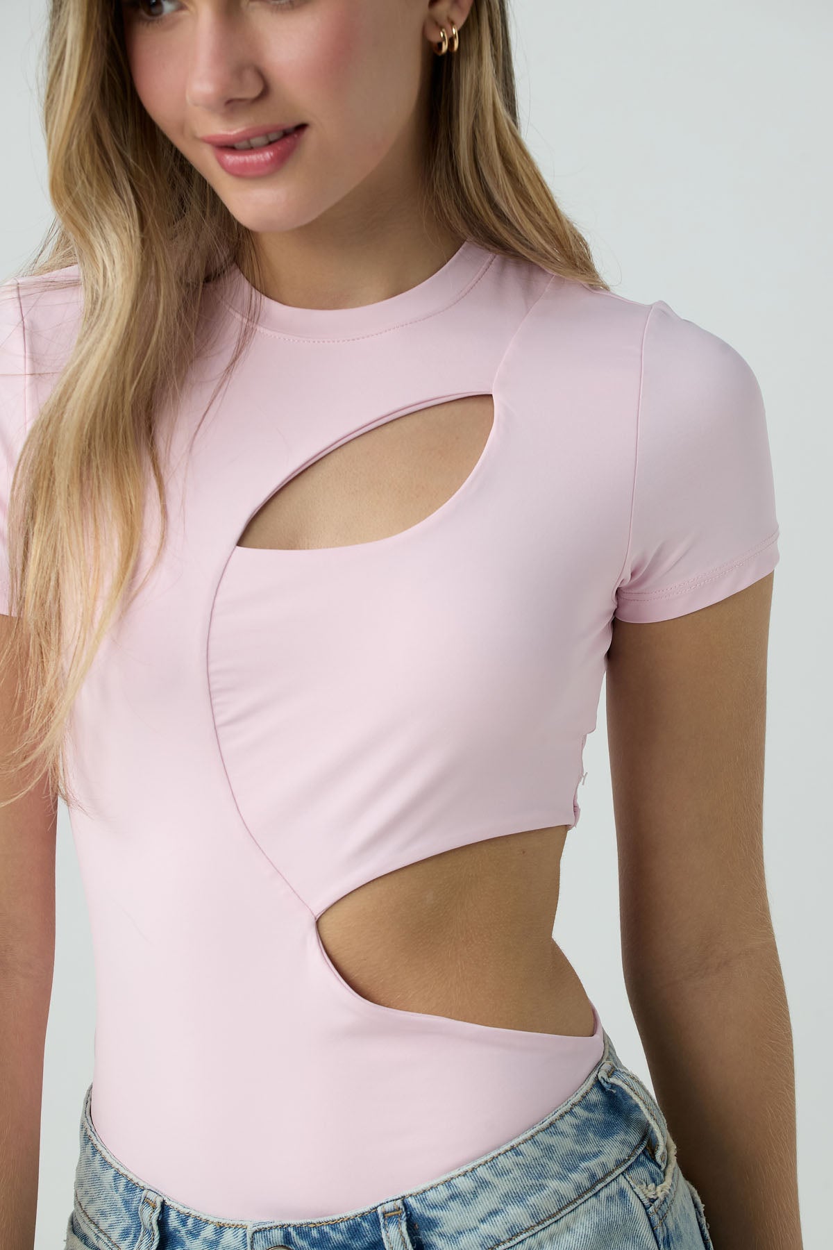 Body rosa claro asimetrico para jóvenes