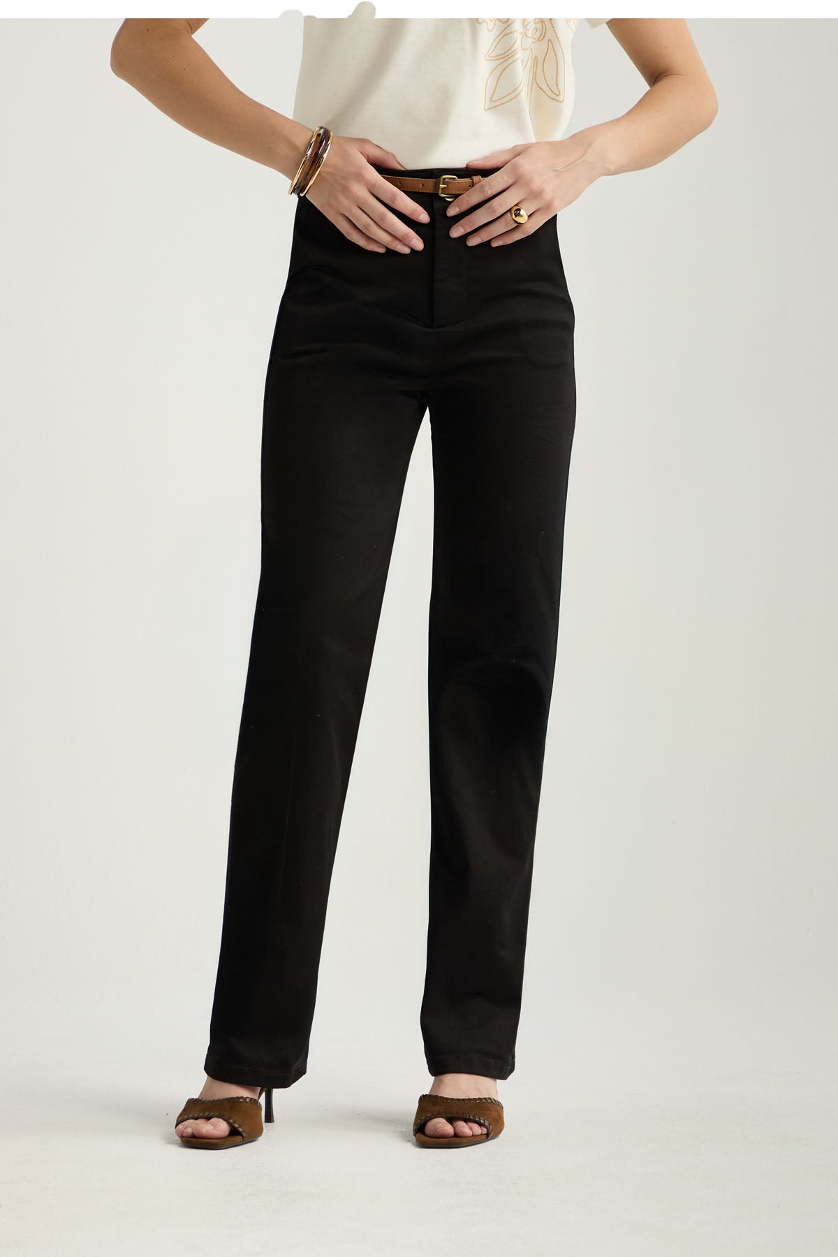 Pantalón ejecutivo negro fondo entero para mujeres