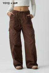 Pantalón cargo café oscuro de tiro alto para jóvenes