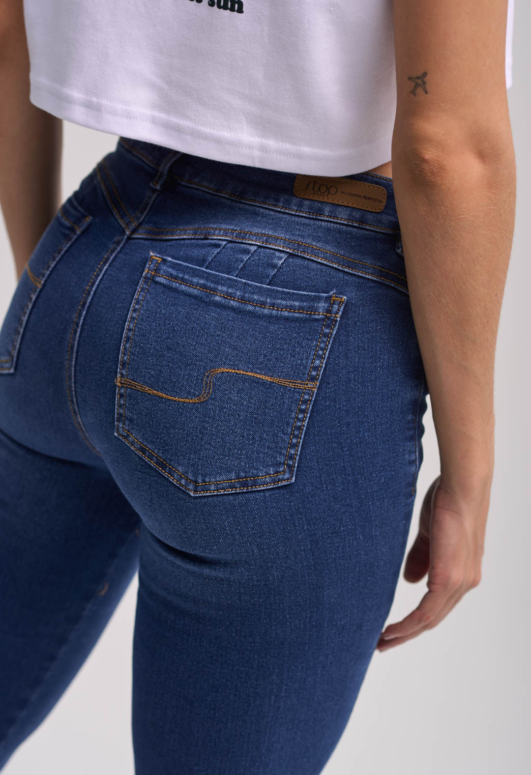 Tiro Alto Jeans Levanta Cola Sin Bolsillos Jean Levantacola Medio