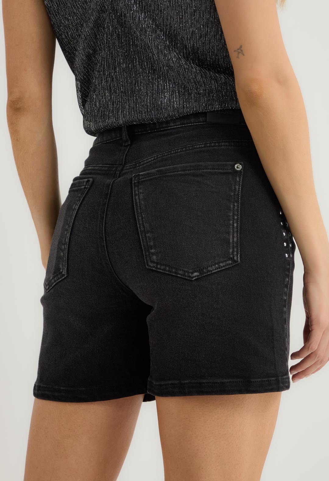 Bermuda negra con apliques para mujer – Stop Jeans
