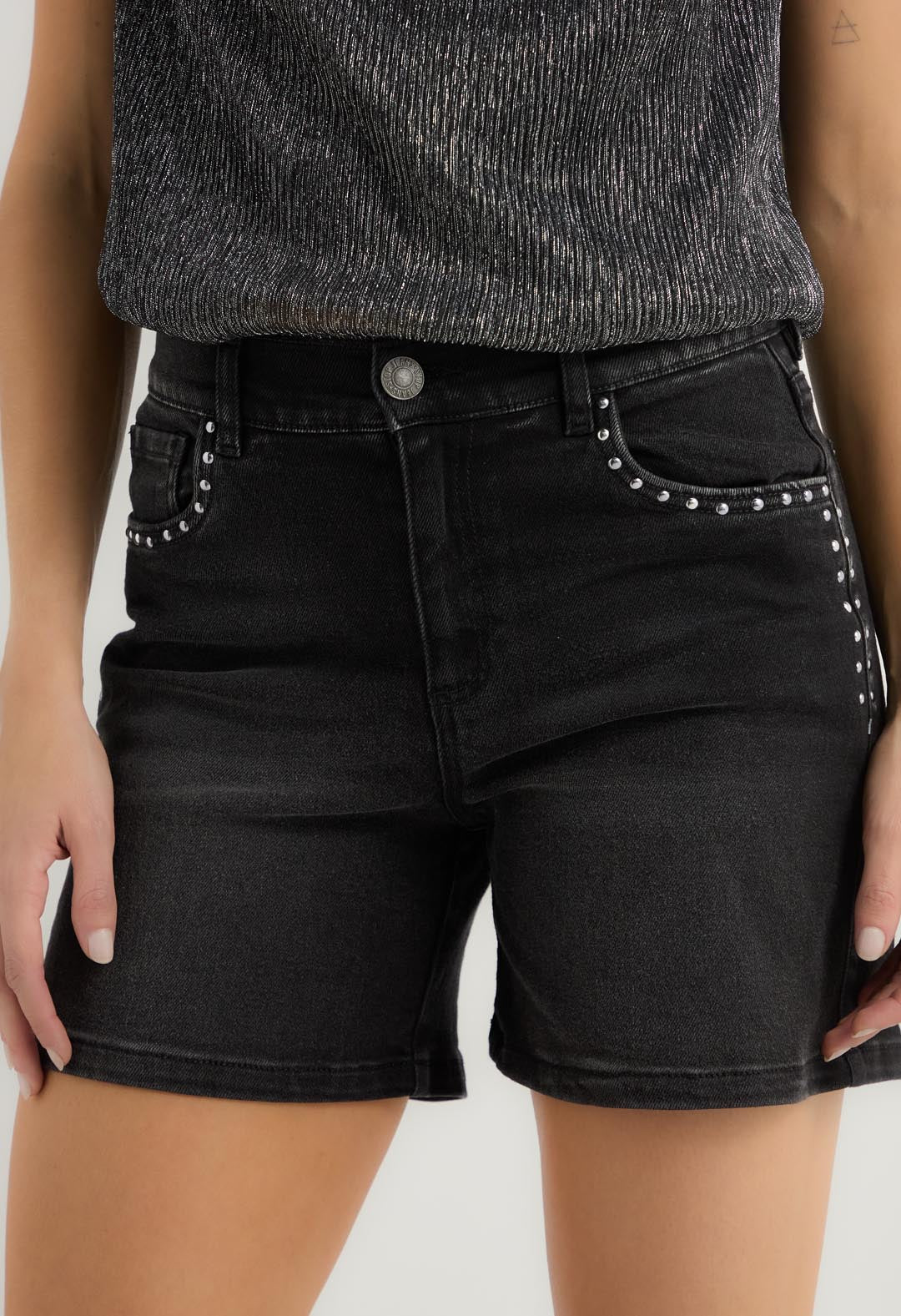 Bermuda negra con apliques para mujer – Stop Jeans