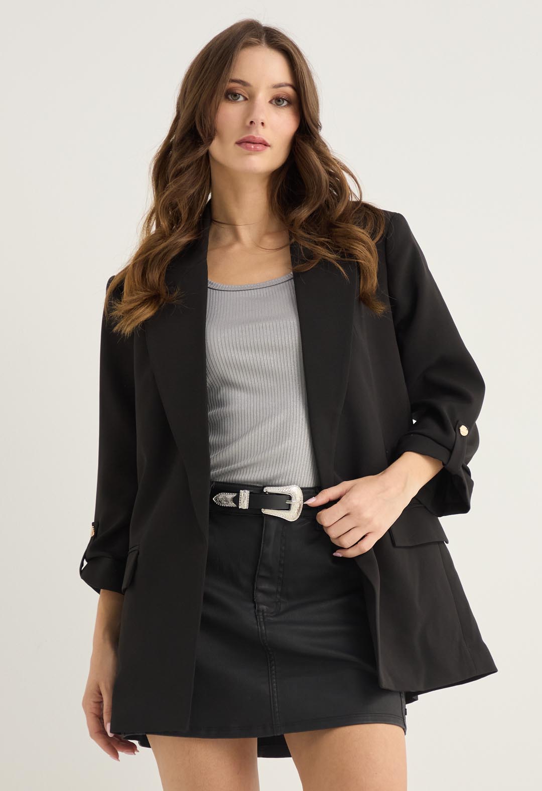 Blazer negro con tapas en frente para mujer