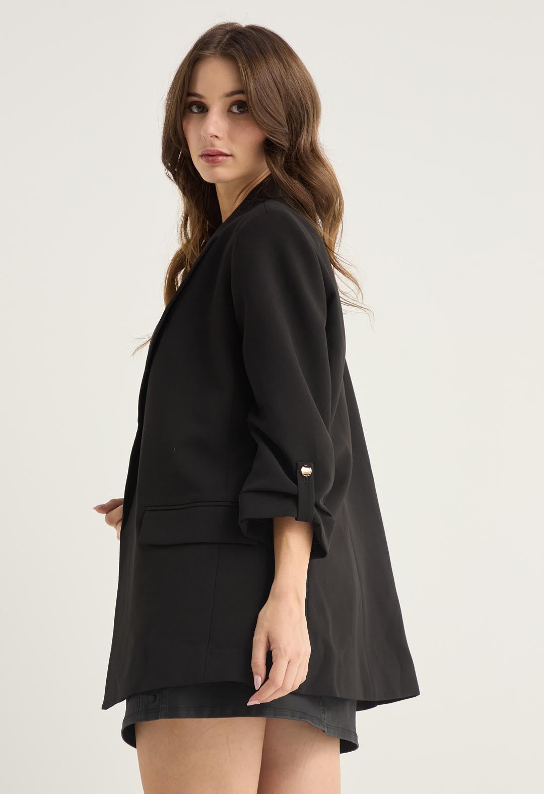 Blazer negro con tapas en frente para mujer