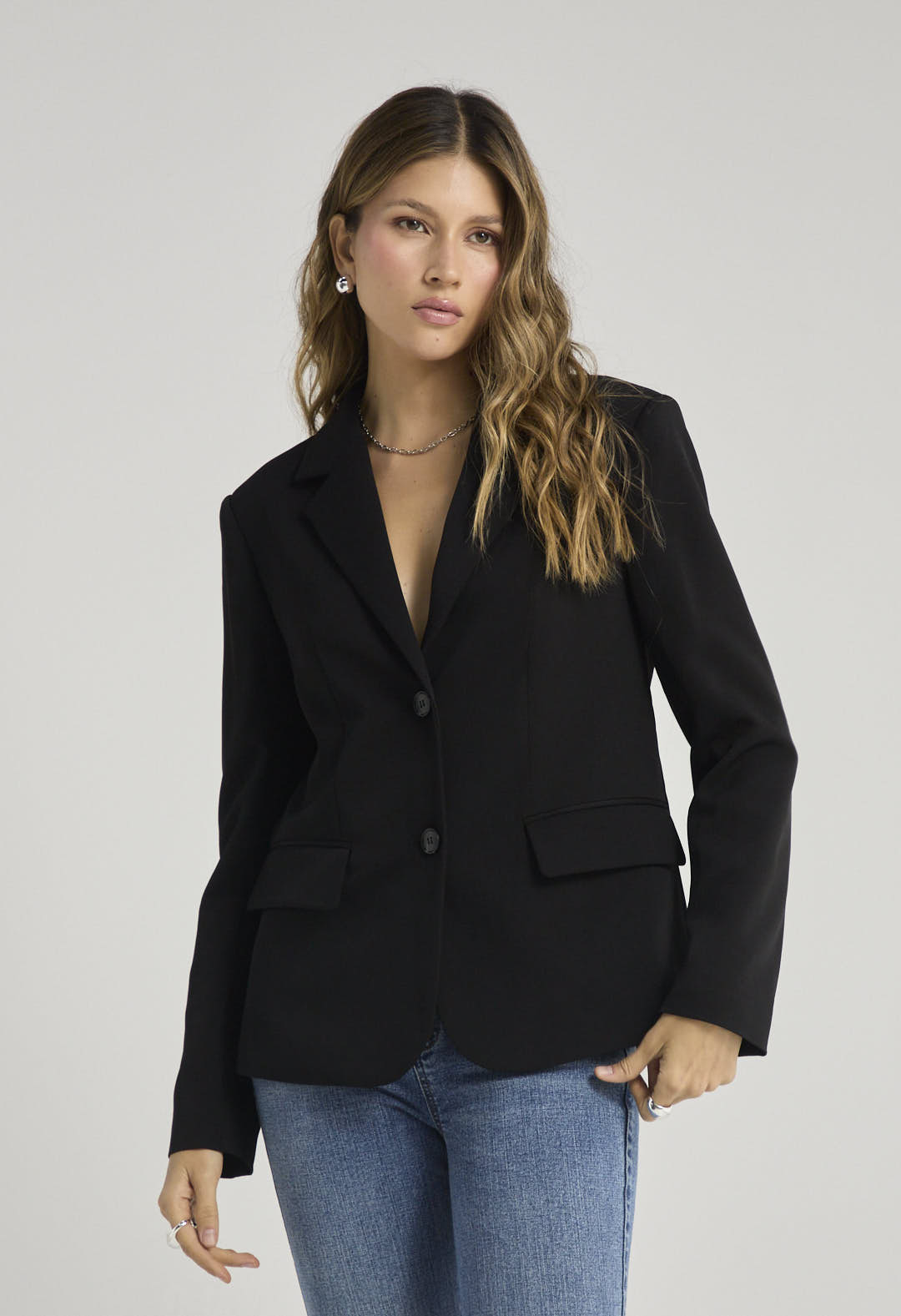 Blazer negro fondo entero para mujer