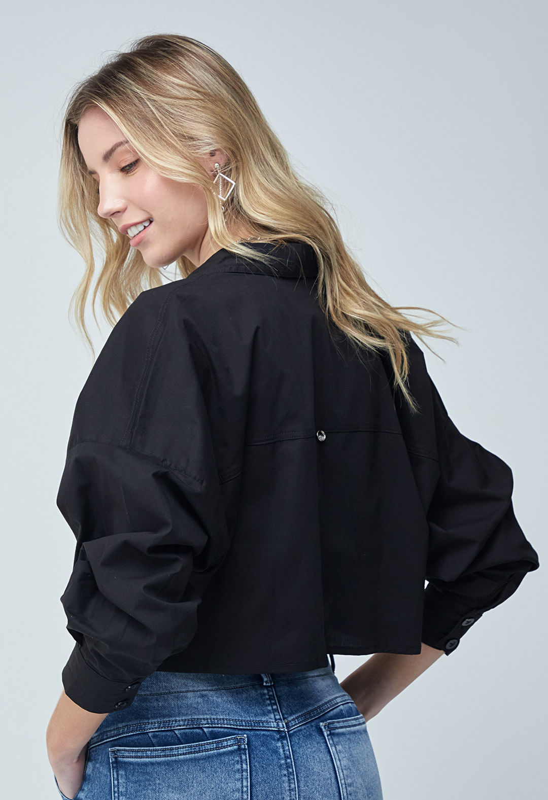blusa overzise negra para mujeres